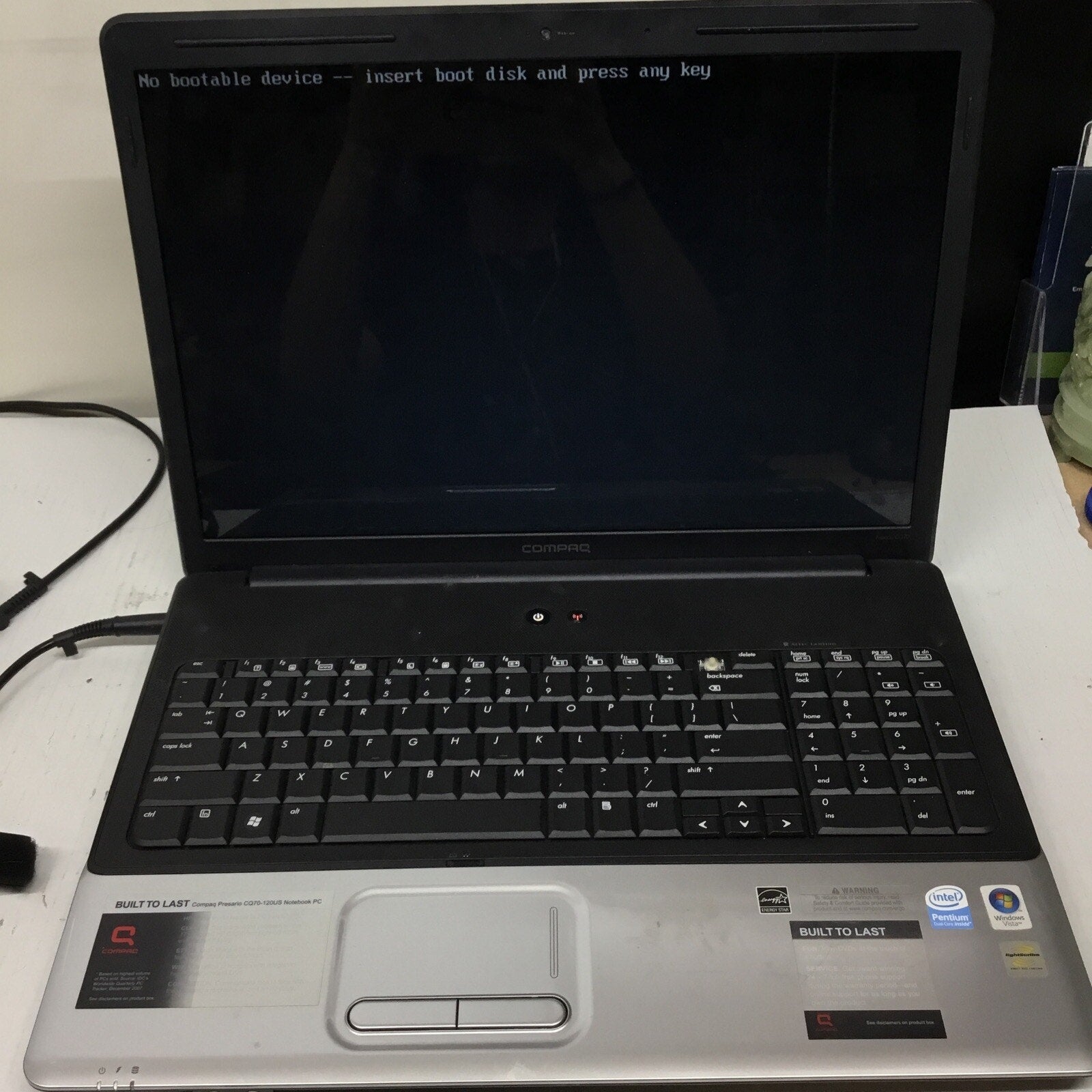 15.6" Laptop Compaq Presario CQ70-120US Notebook PC For Parts READ DESC