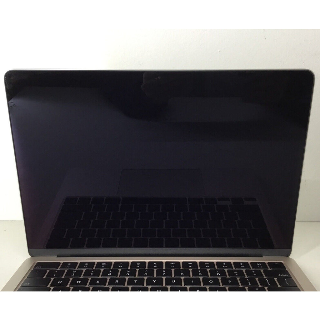 2024 Apple MacBook Air 13.6in M3 Chip 256 GB SSD 8GB RAM 8-Core GPU MRXT3LL/A