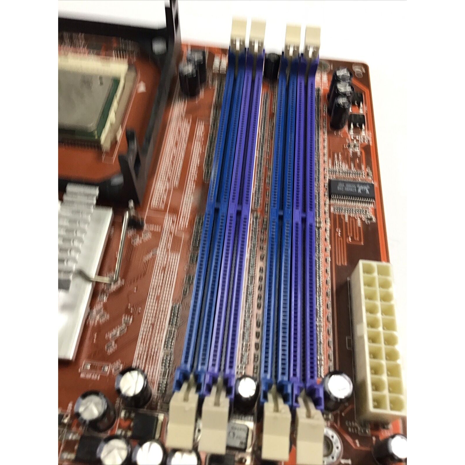 ABIT VT7, V2.0, Socket 478, Intel Motherboard + CPU