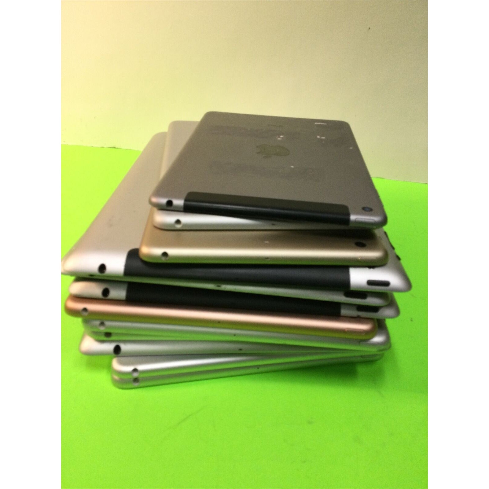 Lot of 12 iPads UNTESTED AS IS