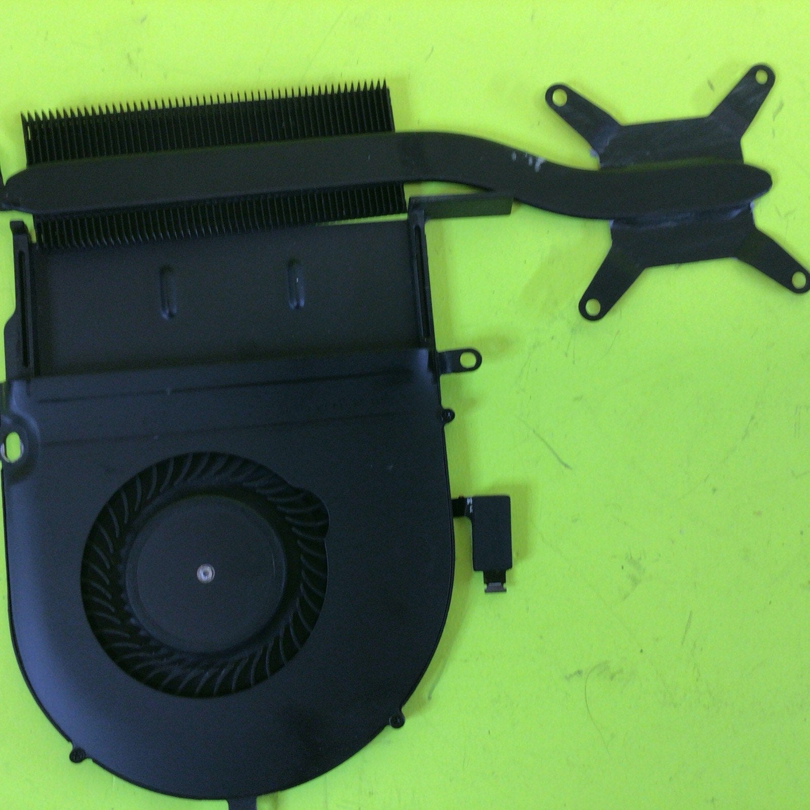 MacBook Pro A1502 CPU Cooling Fan and Heat Sink