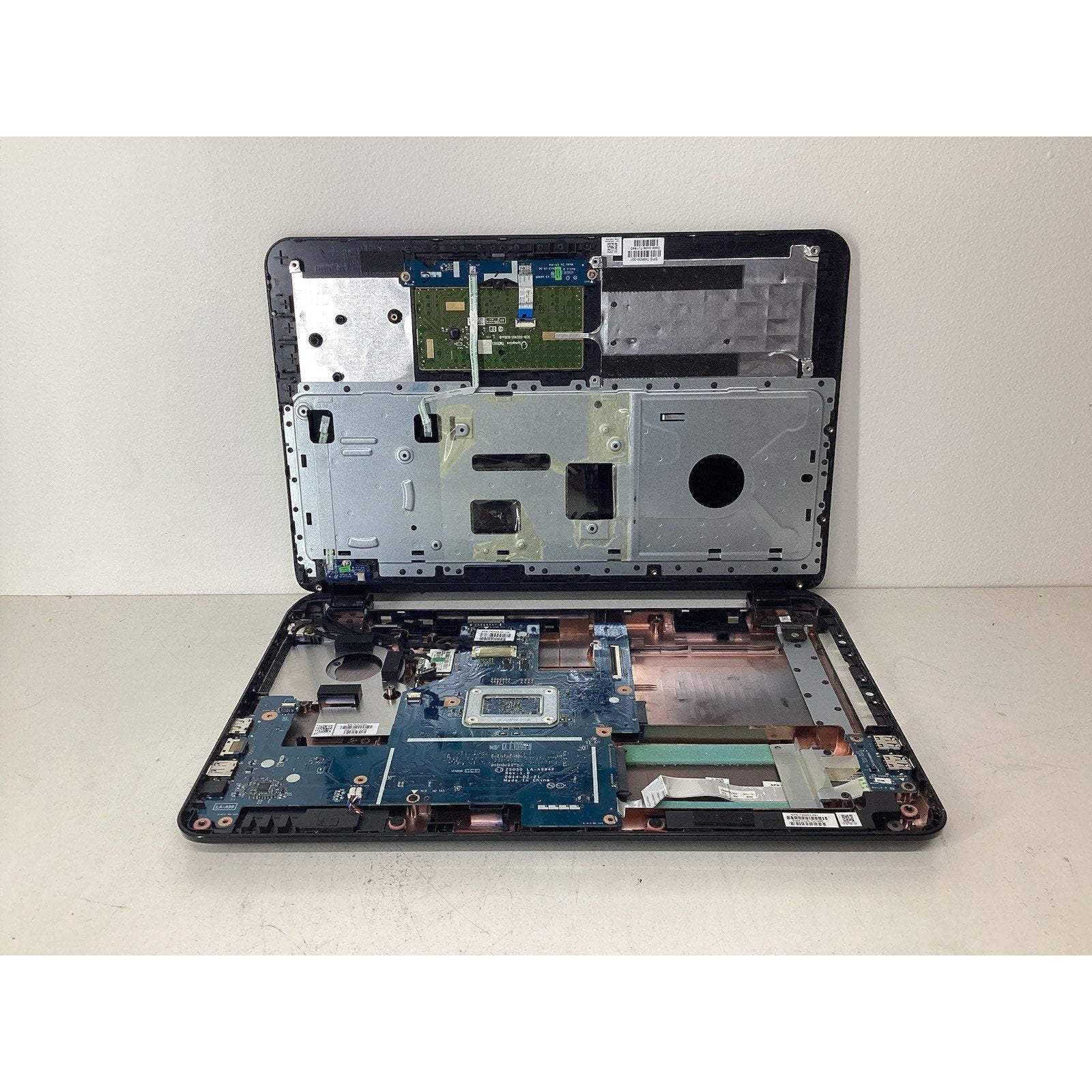 HP 15-R011DX 15" Laptop Intel Pentium Missing Parts Read - For Parts