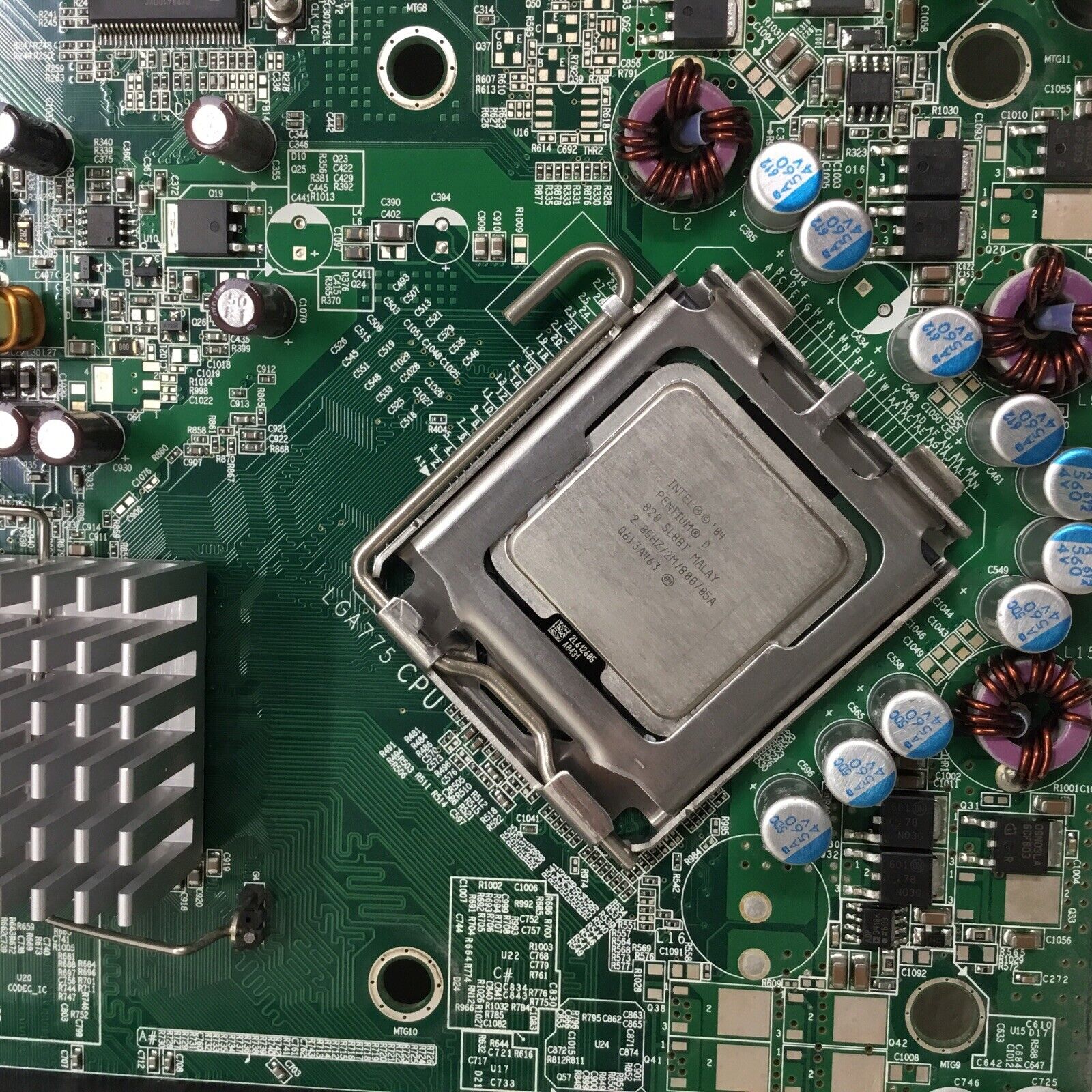 Dell Dimension LGA775 DDR2 Motherboard 0FJ030 FJ030 2GB RAM Intel '04 Pentium