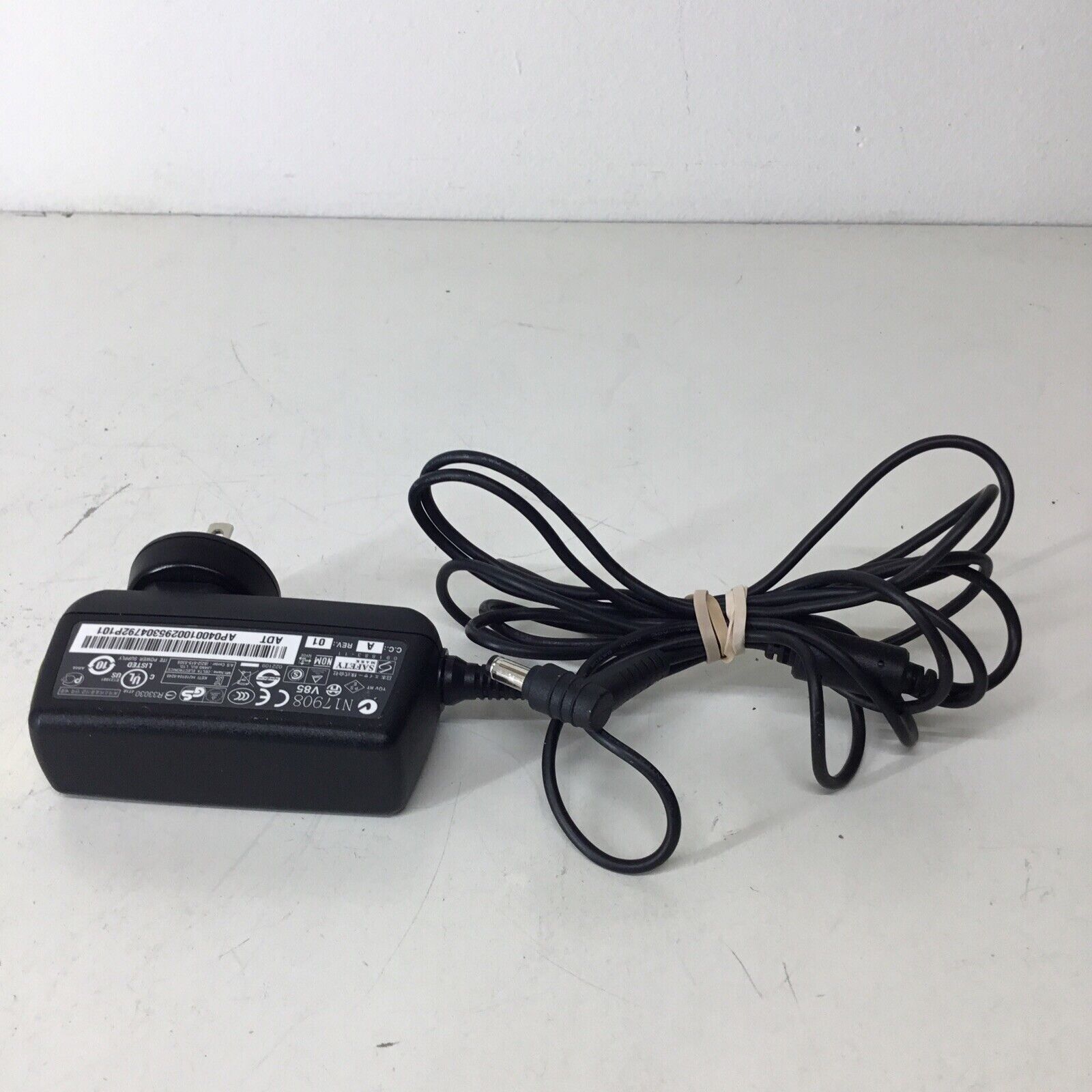 Genuine Delta ADP-40TH A AC Adapter 19V 2.15A Power Supply 410 OEM
