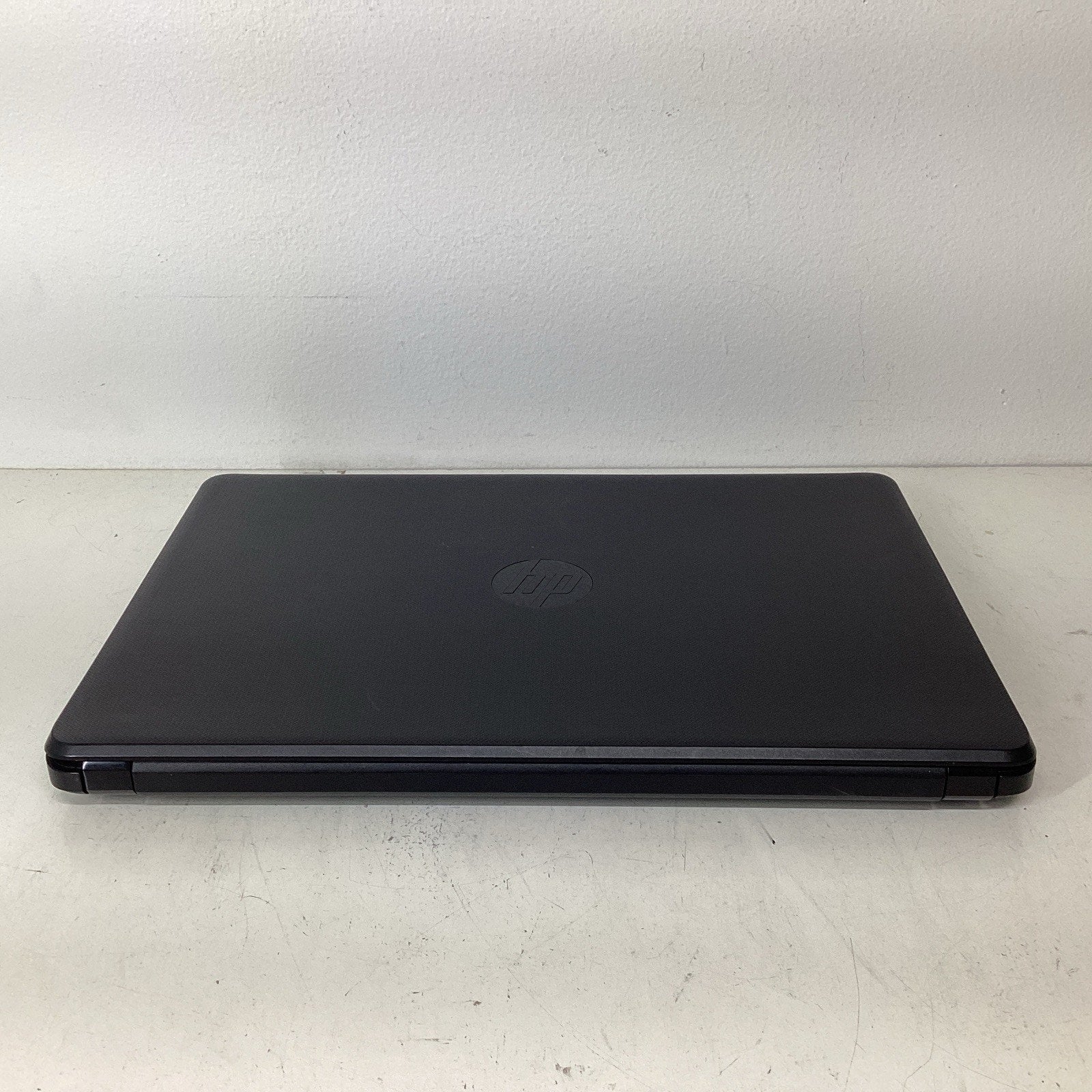 HP 14-bw065nr 14" Laptop AMD Radeon 4GB RAM 32GB SSD - For Parts