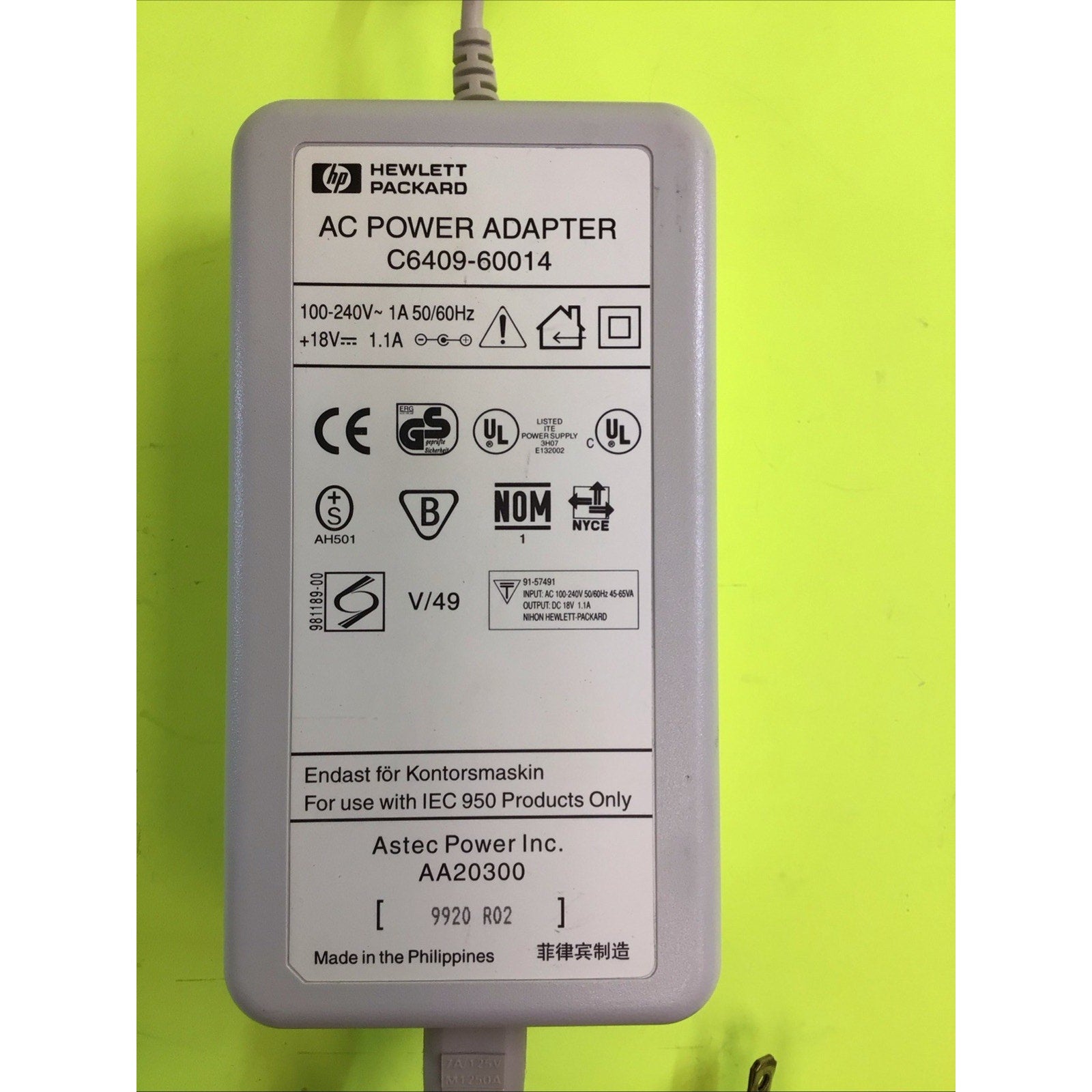 Hewlett Packard AC Power Adapter 1.1A 18V C6409-60014
