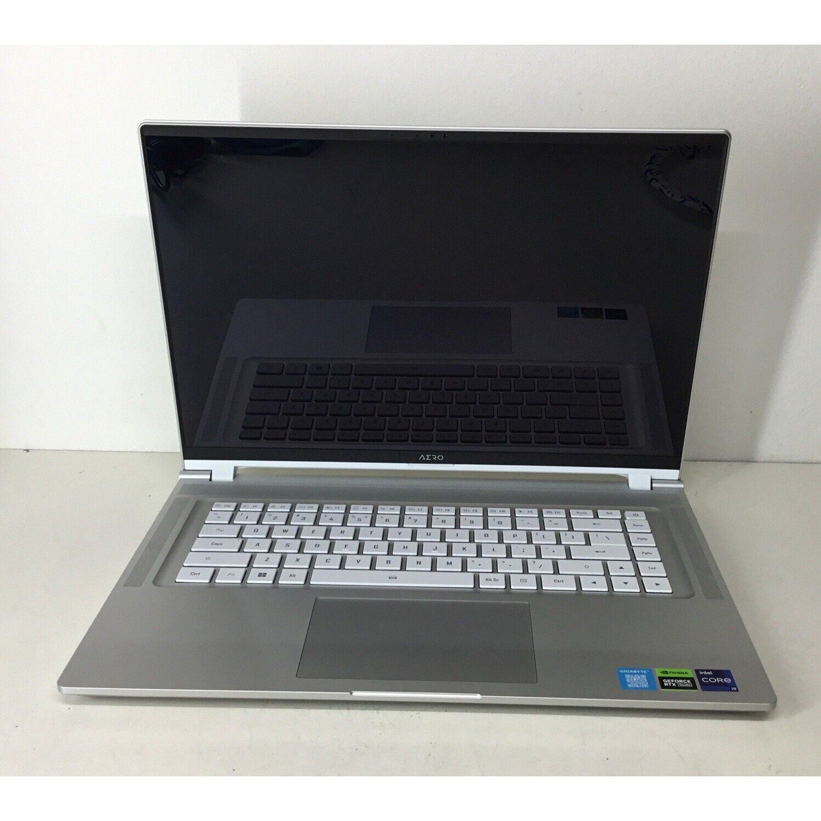 Gigabyte AERO 16 OLED Gaming Laptop i9-13900H 32GB RAM 1TB SSD RTX 4070