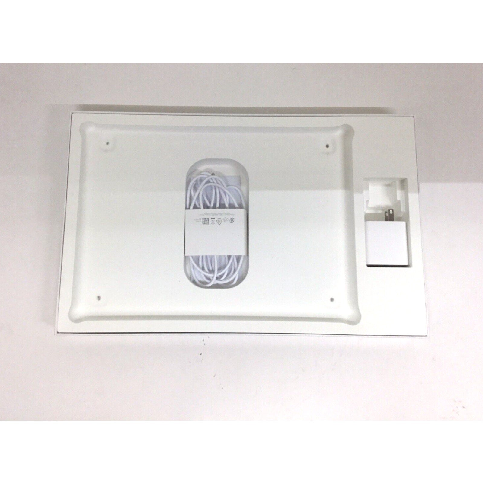 Samsung Galaxy Book3 Pro 14 NP944XFG-KC2US 2023 i5-1340P 16GB RAM 512GB Laptop