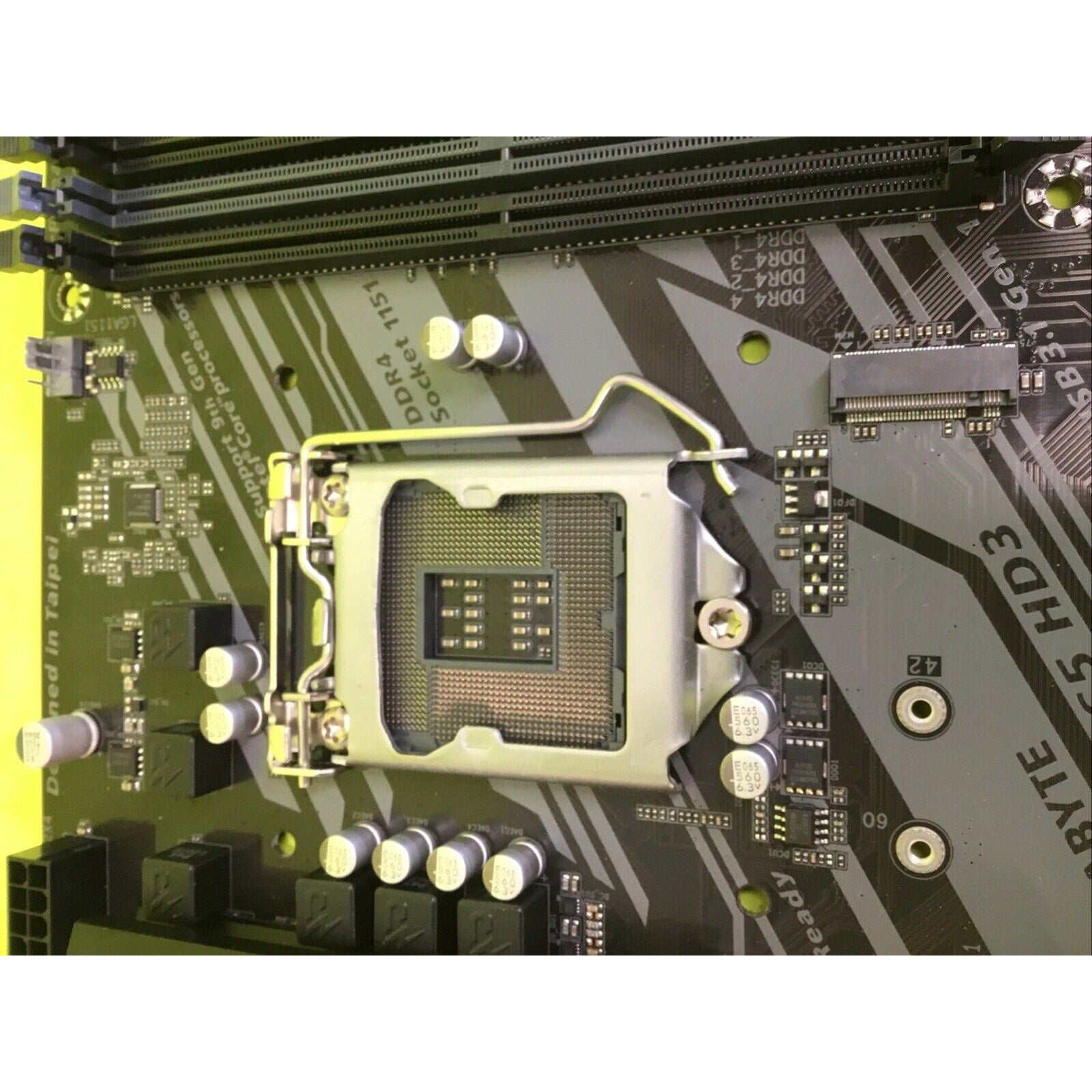 GIGABYTE B365 HD3 LGA1151 DDR4 Motherboard FOR PARTS or NOT WORKING