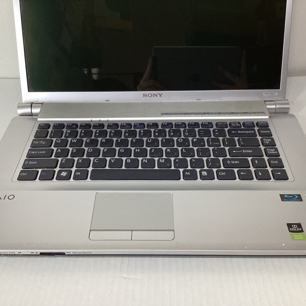 Sony Vaio PCG-3D3L Intel Centrino 2 4GB RAM 320GB HDD Laptop Computer-For Parts