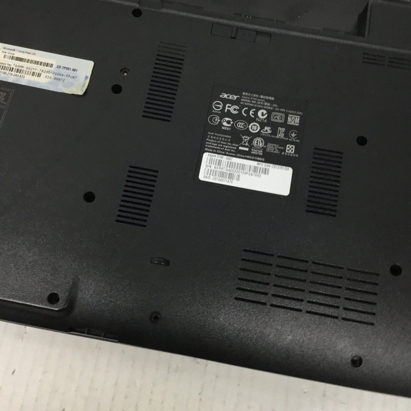 Acer Aspire 5749-6607 Core i5-2450M 4GB Ram No HDD For Parts READ DESC