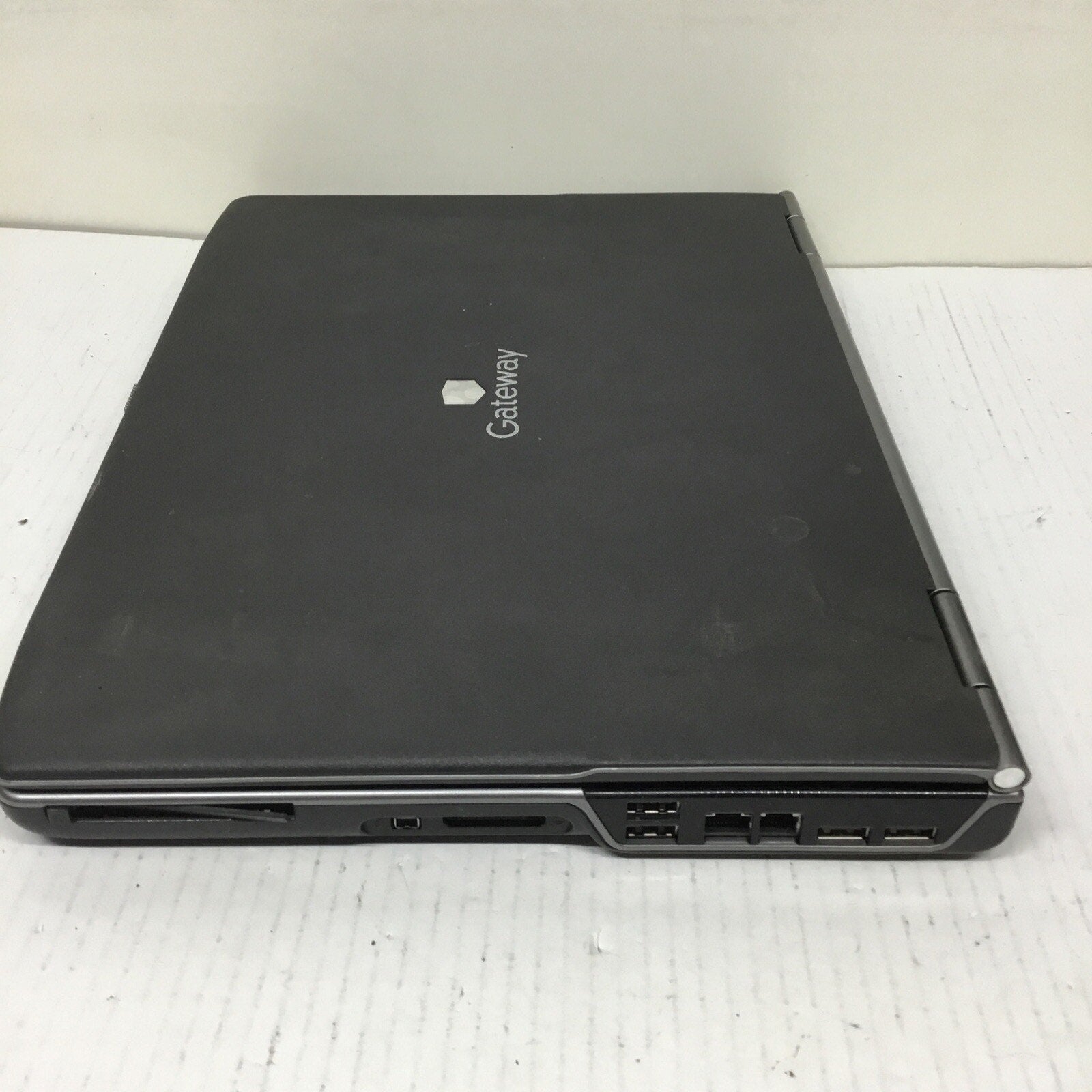 GATEWAY Mt6452 - BOOTS TO BIOS - AMD TURION - 2GB RAM - READ DESCRIPTION