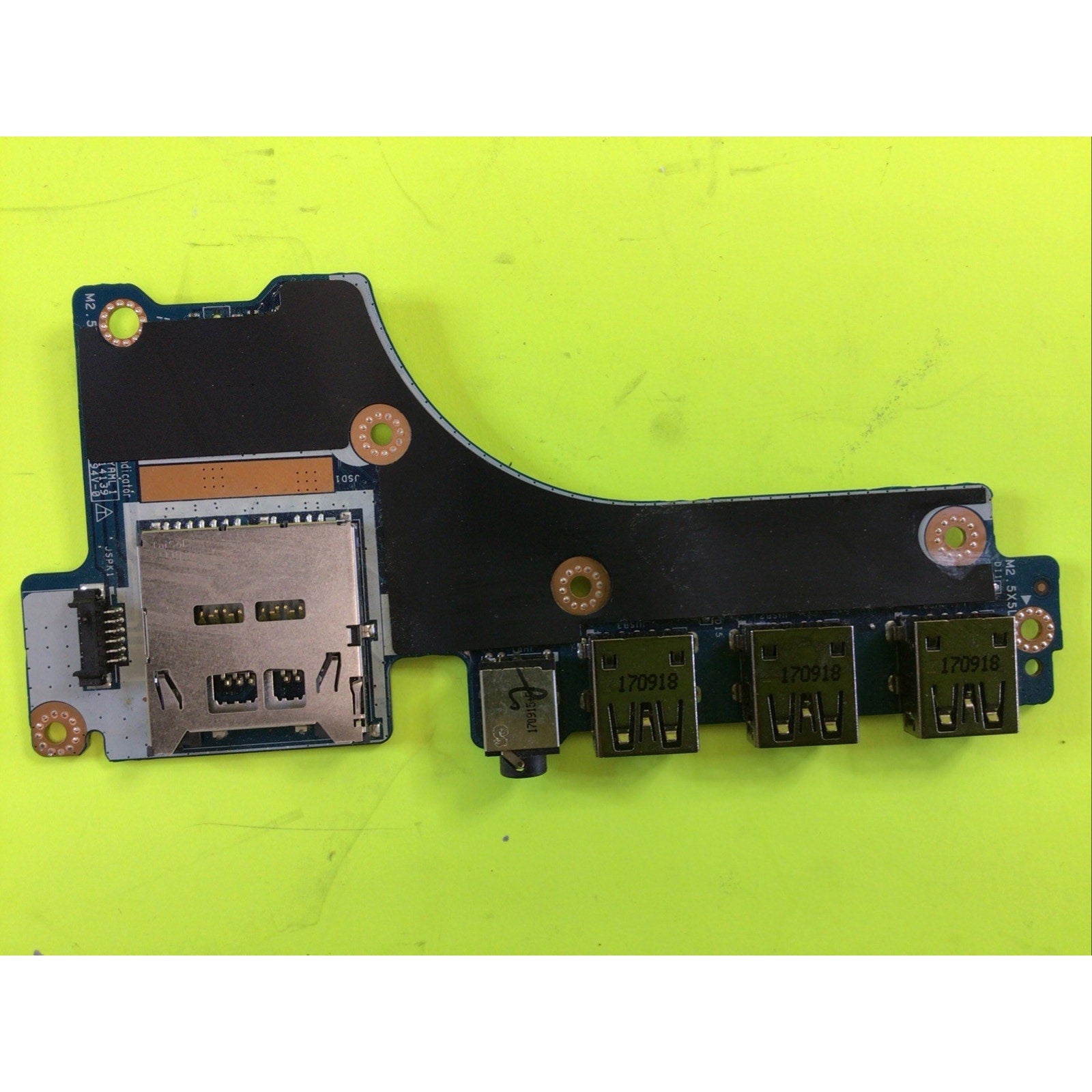 Dell Precision 7520 I/O USB Audio Card Reader Board 0HY61 00HY61
