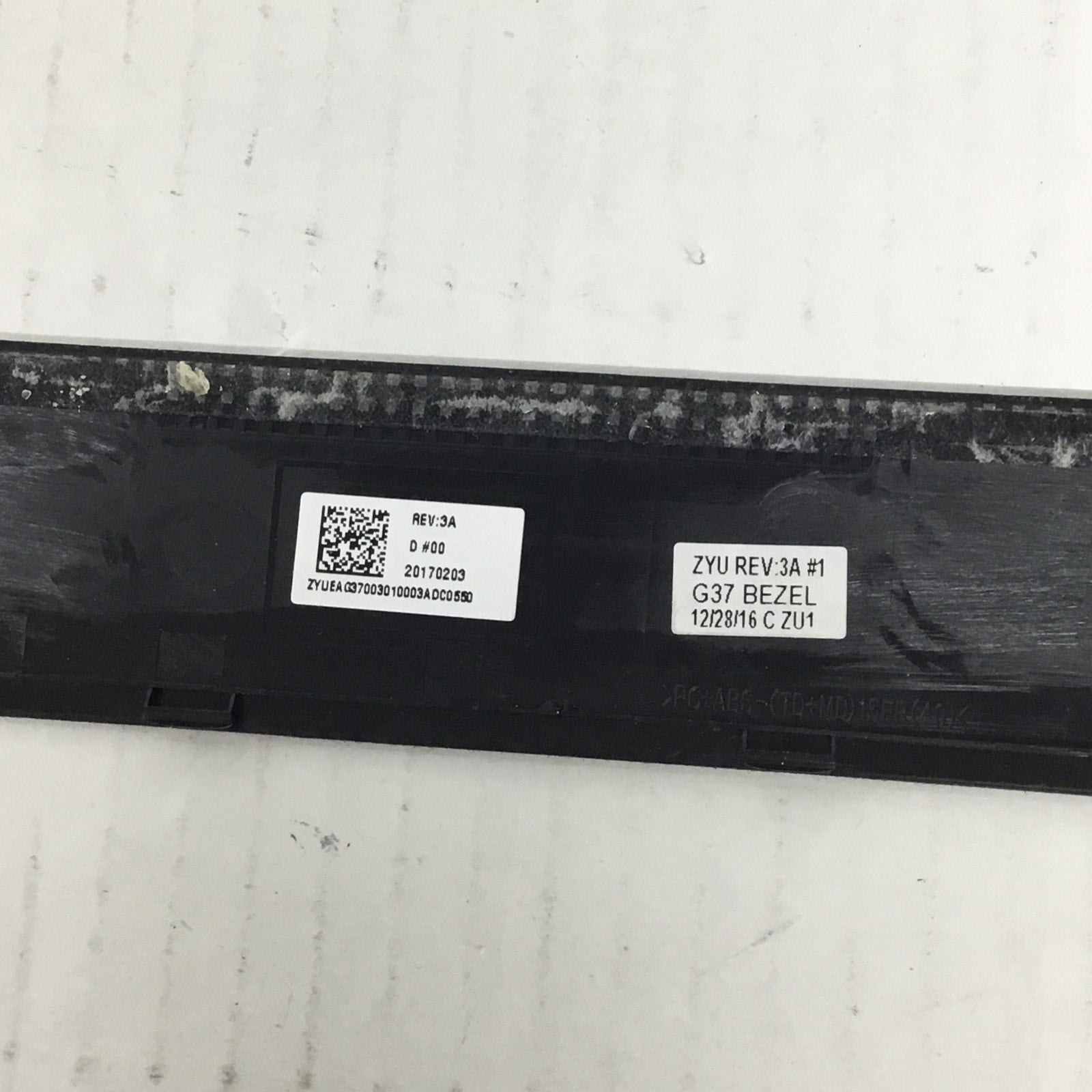 HP Stream 14-AX001NR Laptop LCD Bezel ZYUEA0P900 Black