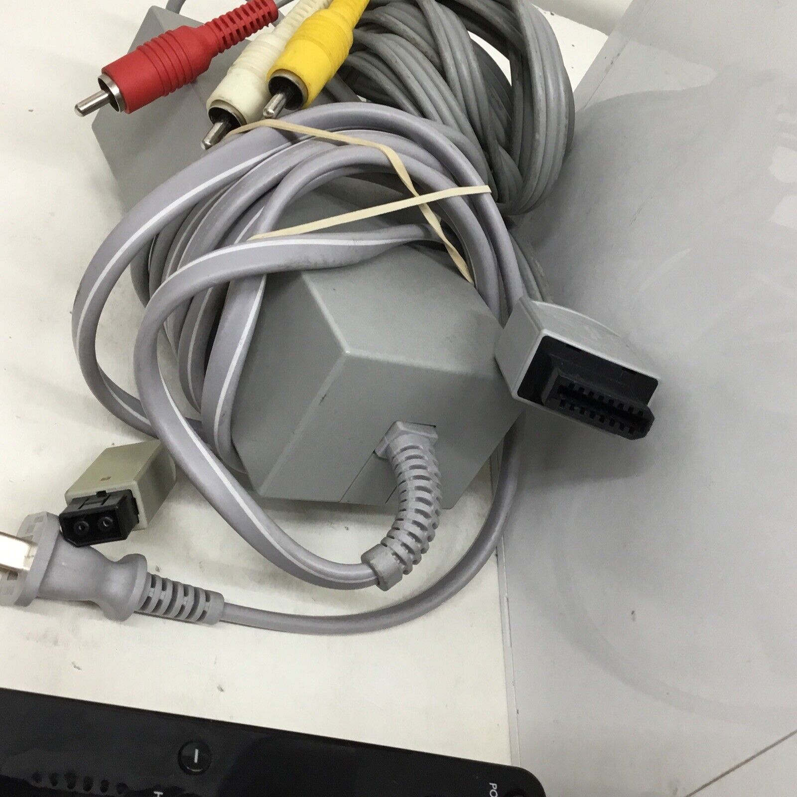 Nintendo Wii White Console With Wii Remote RVL-001 No sensor bar