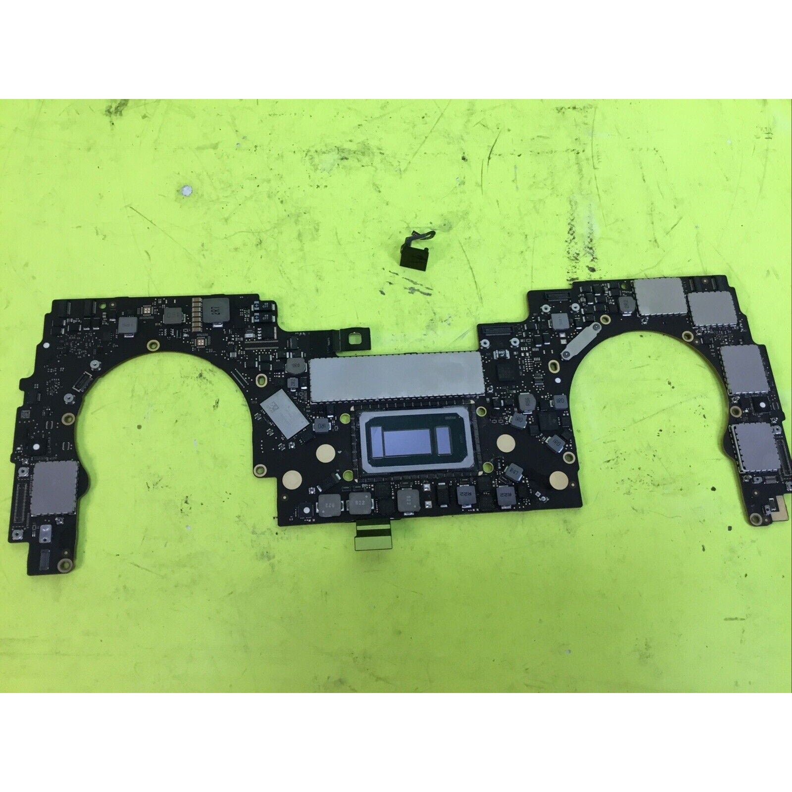 MACBOOK PRO 13" A1706 Logic Board with TOUCH ID FOR PARTS or REPAIR