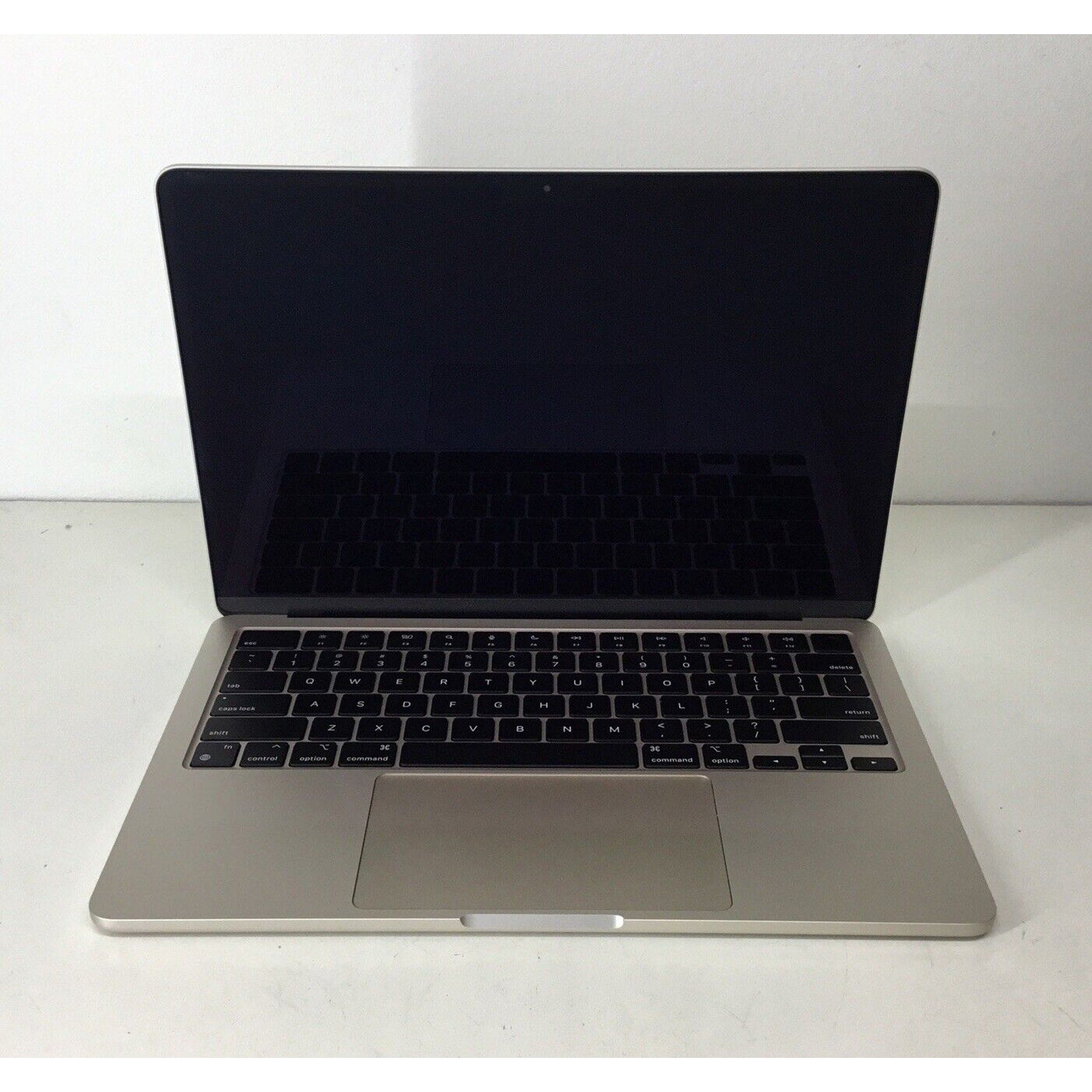 2024 Apple MacBook Air 13.6" M3 Chip 256 GB SSD 8GB RAM 8-Core GPU MRXT3LL/A