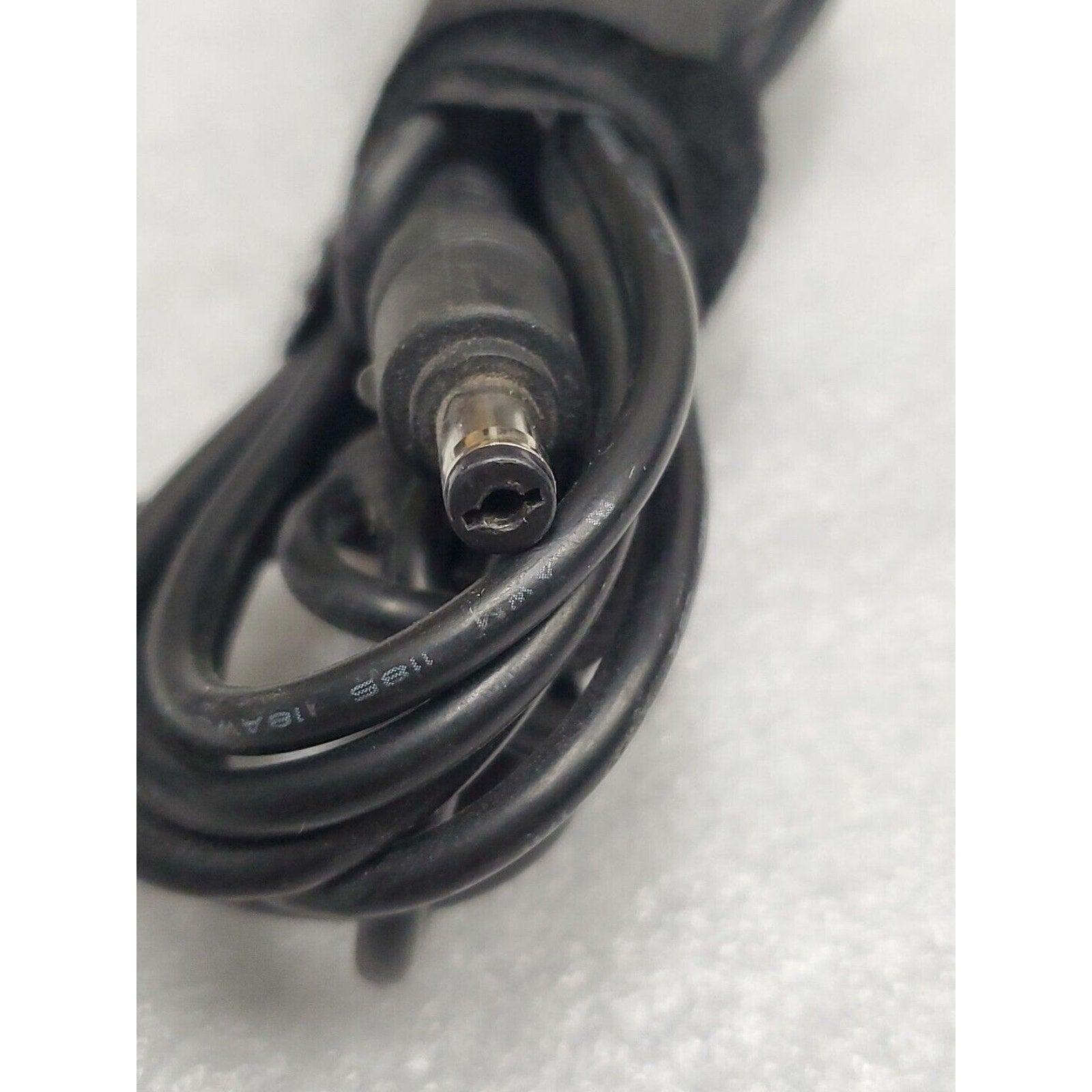 Dell OEM Laptop Charger 0C830M AD6513 19.0V 1.58A Plug Port Supply Cord