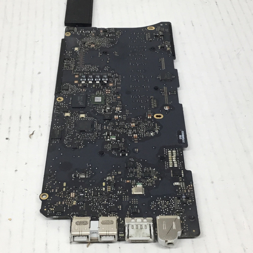 MacBook Pro 820-3536-A Retina 13" A1502 2013 2.4GHz 4GB RAM LogicBoard FOR PARTS