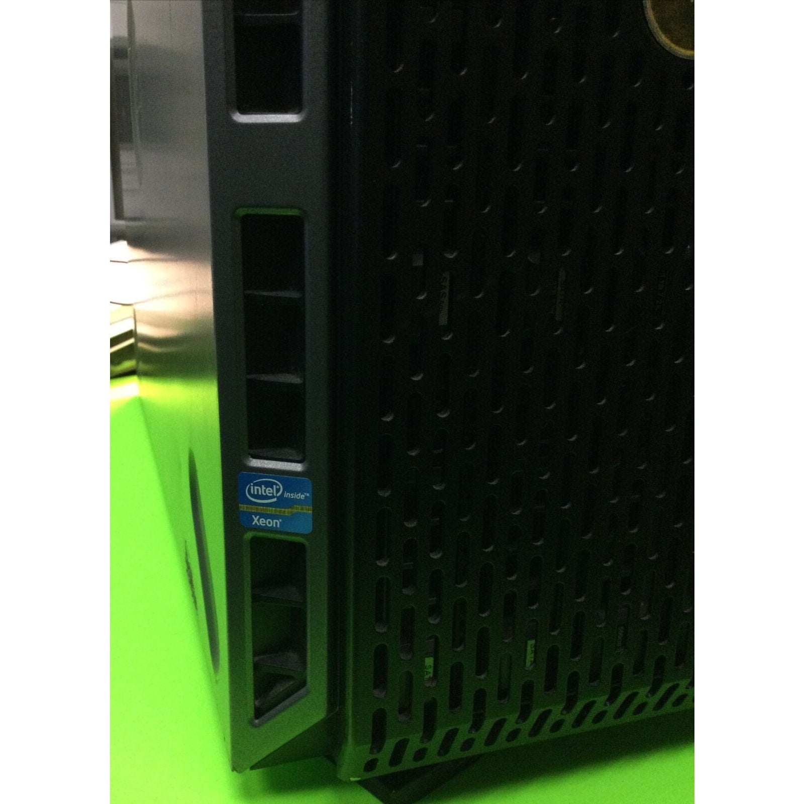 Dell PowerEdge T320 Server Intel Xeon E5-2450 @ 2.10 GHz 32GB RAM NO HDD