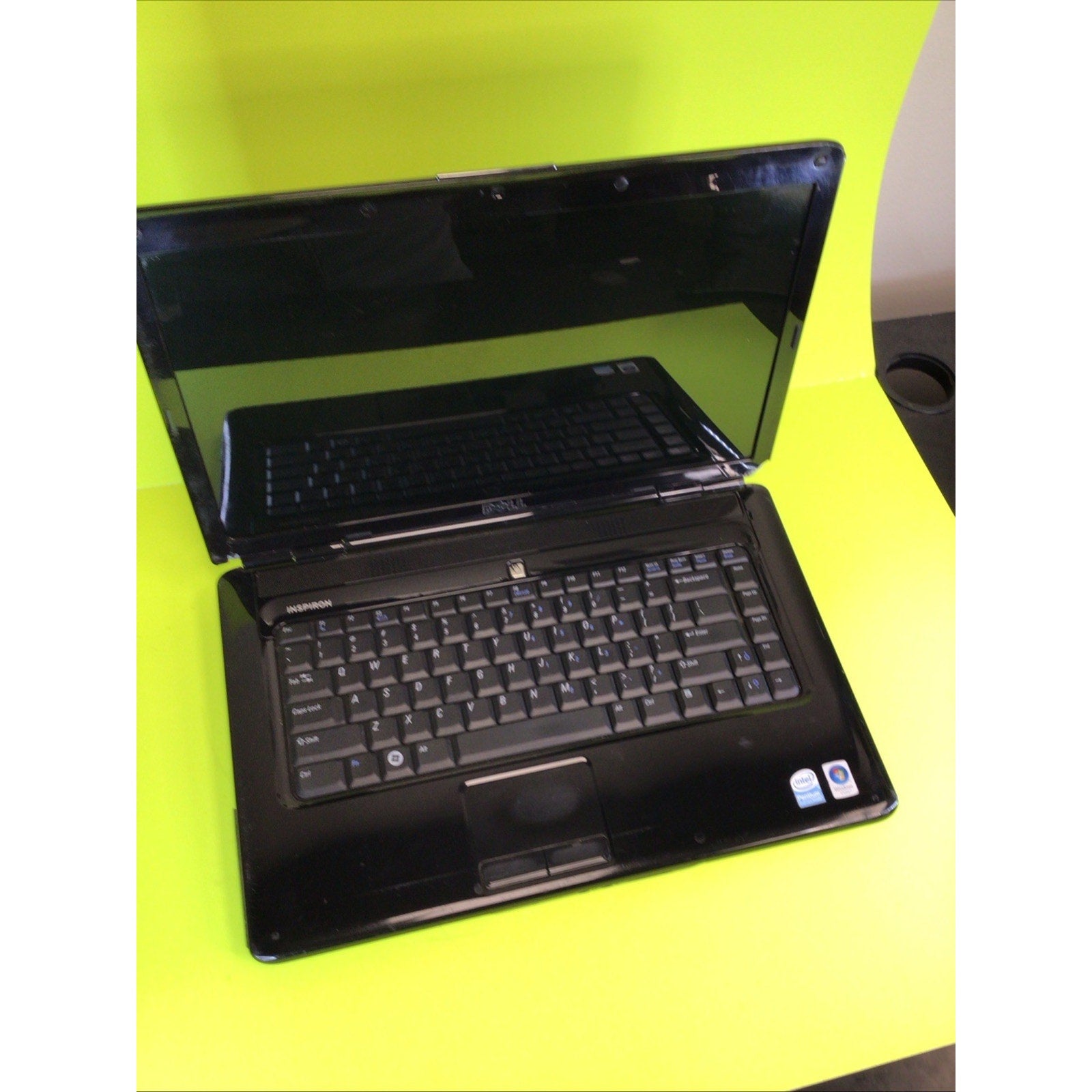 Dell Inspiron 1545 15.6" Laptop Pentium T3400 4GB RAM FOR PARTS or REPAIR