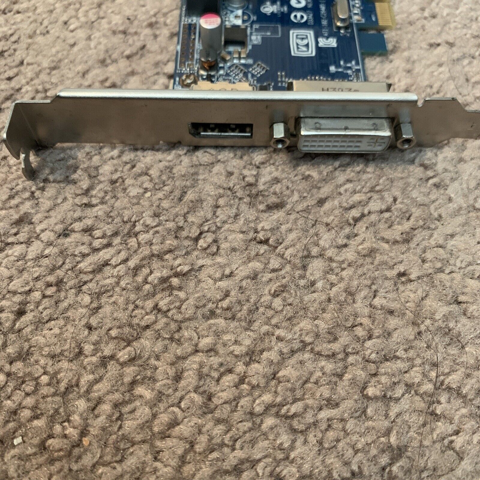 Dell AMD Radeon HD 7470 1GB DDR3 PCI-E x16 DVI D-Port FH Video Card VVYN4 0VVYN4