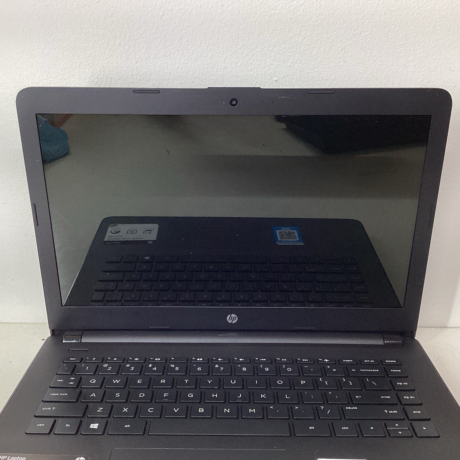 HP 14-bw065nr 14" Laptop AMD Radeon 4GB RAM 32GB SSD - For Parts