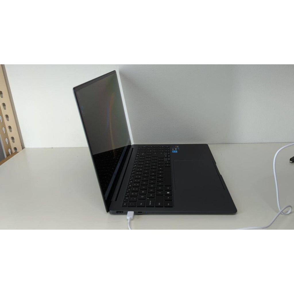 SAMSUNG Galaxy Book3 Pro 16" Laptop i7-1360P 16GB RAM 1TB SSD 3K AMOLED 2023