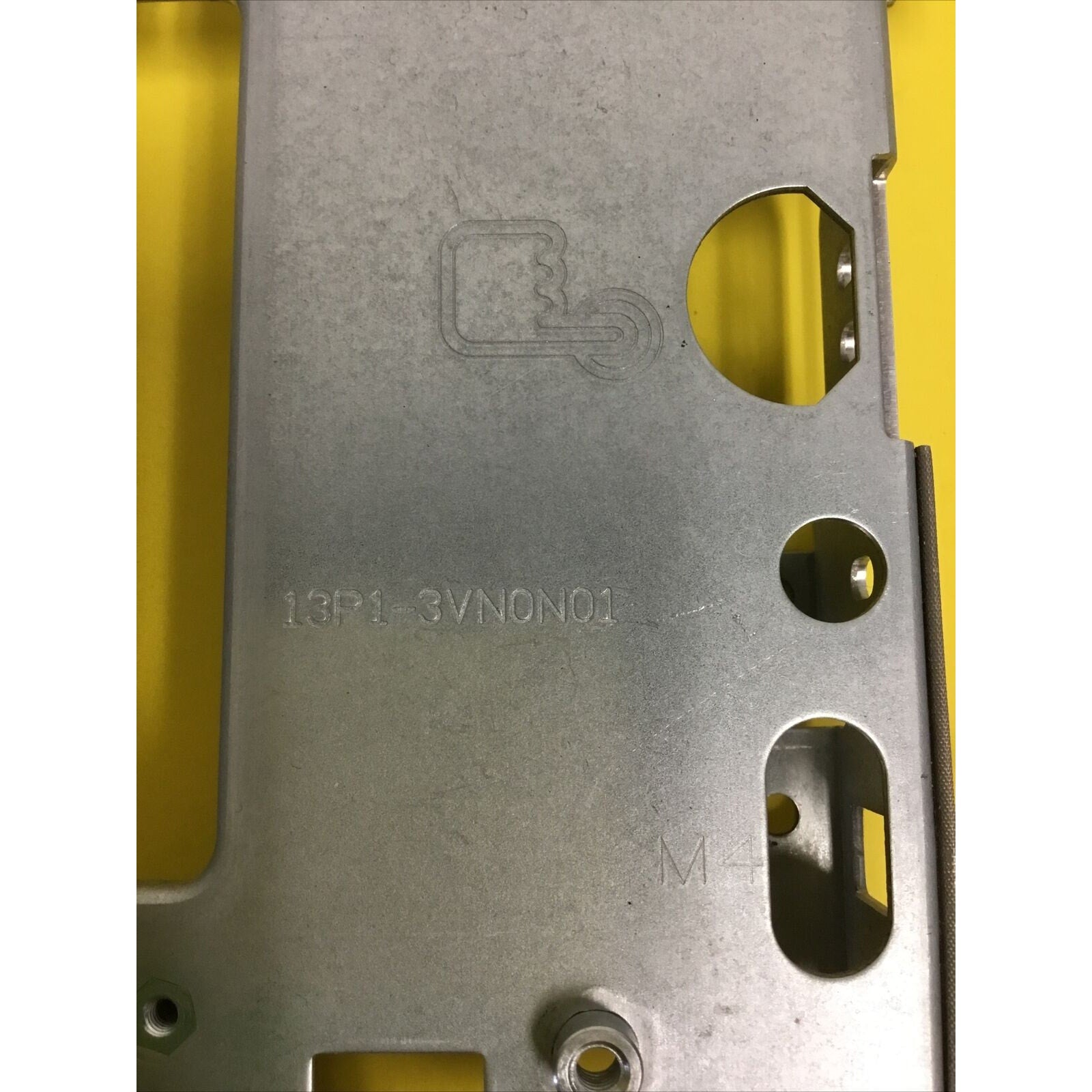 Dell OptiPlex 9030 AIO Stand Bracket Assy Mount 13P1-3VN0N01 HPP9P 0HPP9P