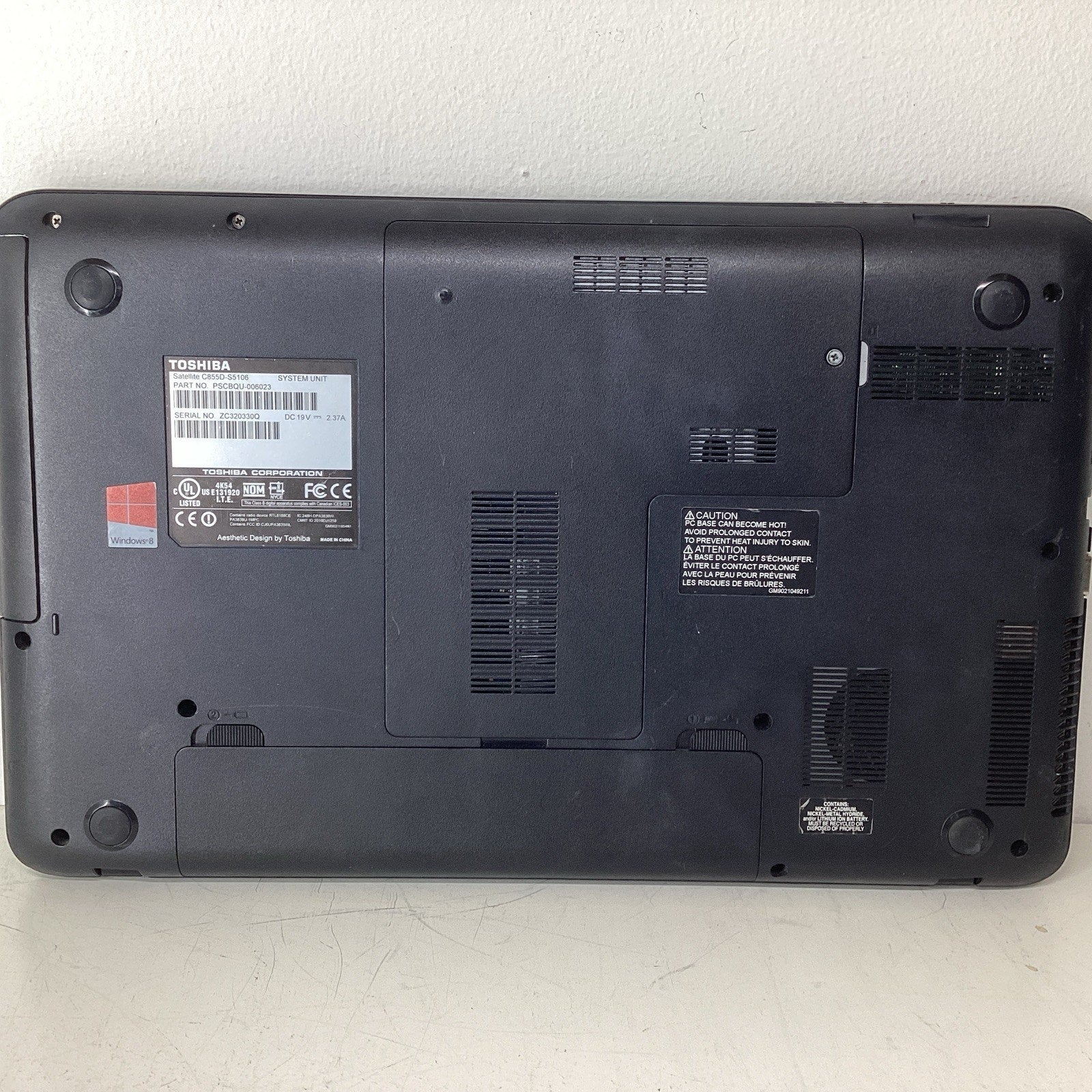 Toshiba Satellite C855D-S5106 15.6" Laptop Vision AMD 4GB RAM No HDD - For Parts