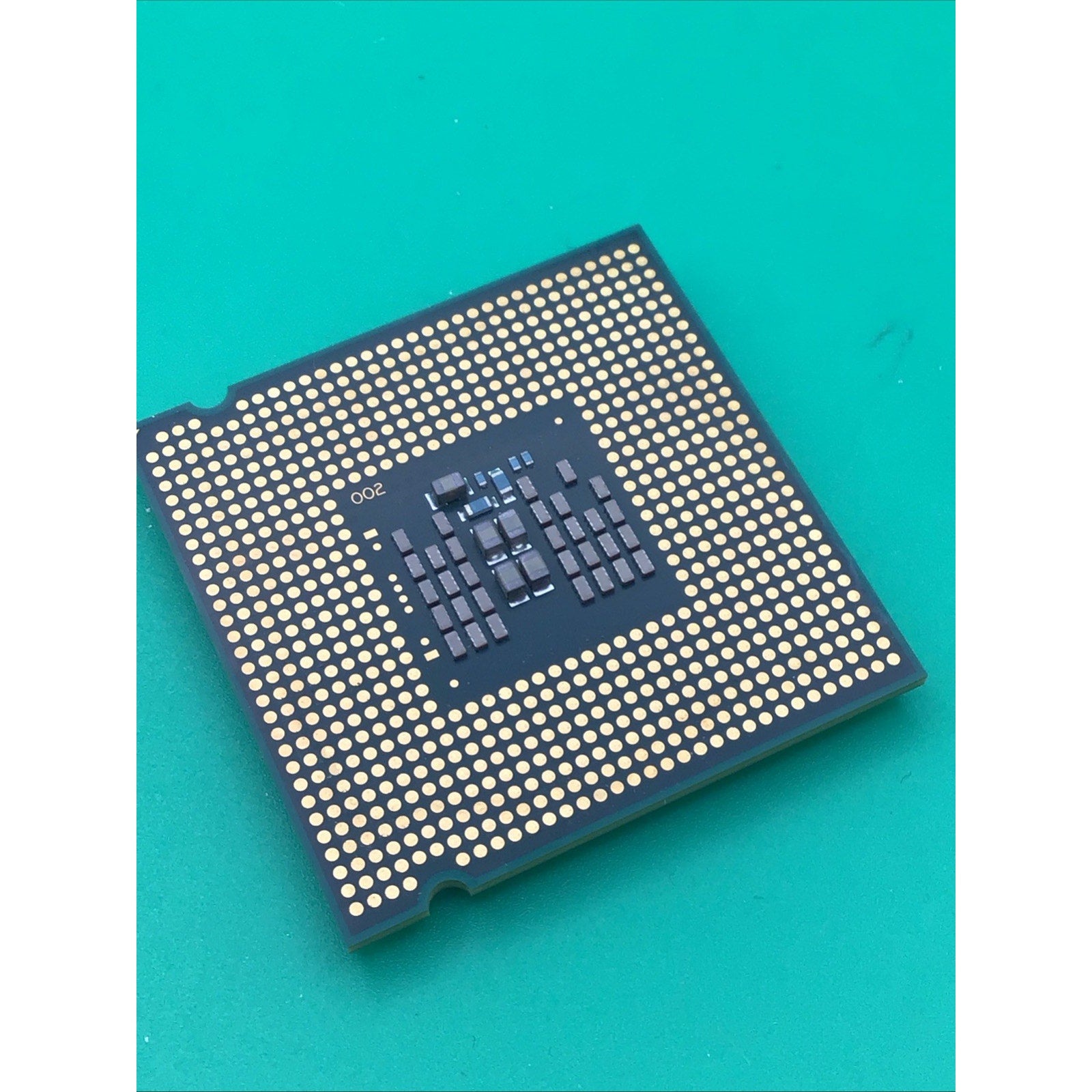 Intel Core 2 Quad Q8200 SLB5M SLG9S 2.33GHz 4MB 4-Core LGA 775 Desktop Processor