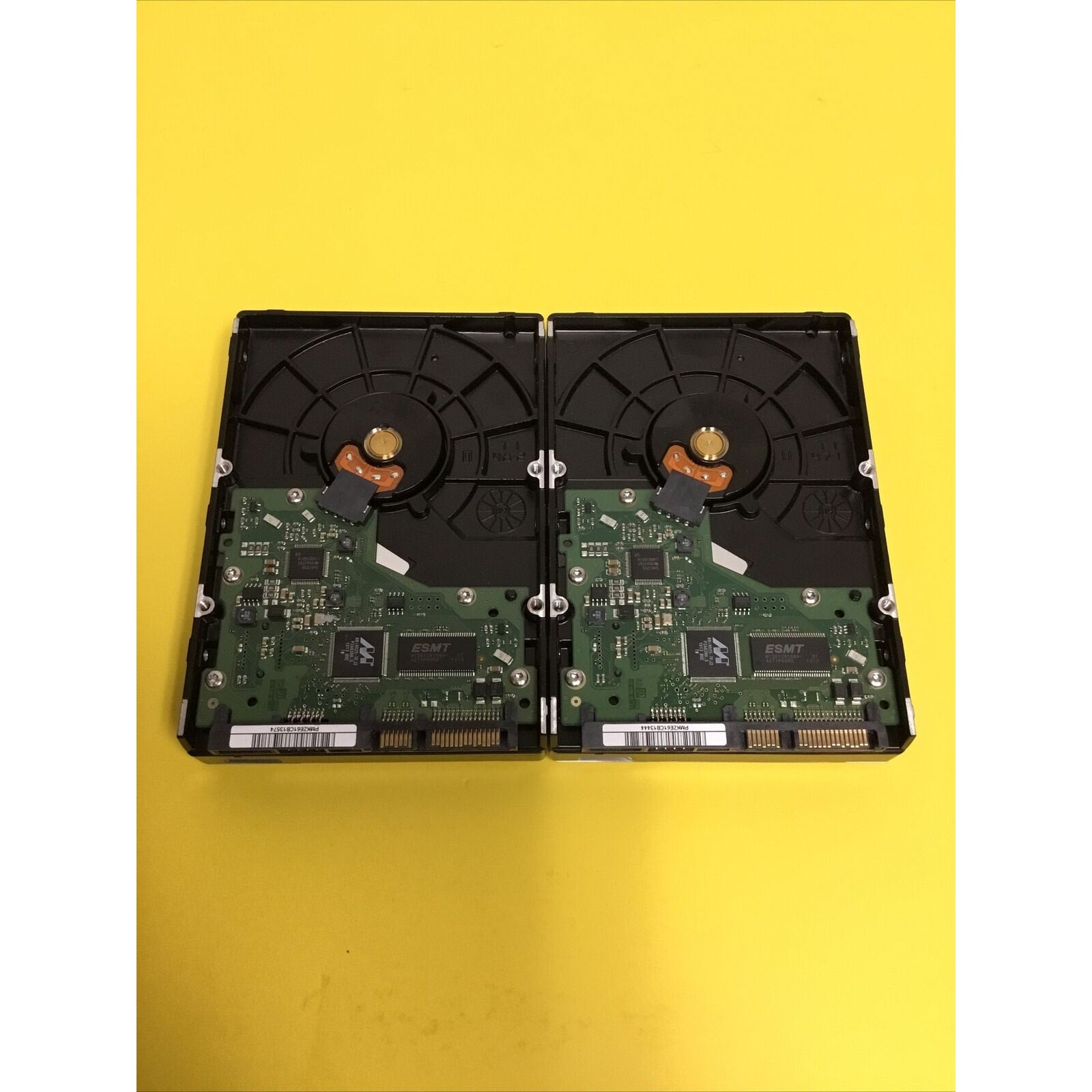 LOT: 2x SAMSUNG HD254GJ 250GB SATA II 7.2k rpm 3.5" P/N 588578-001