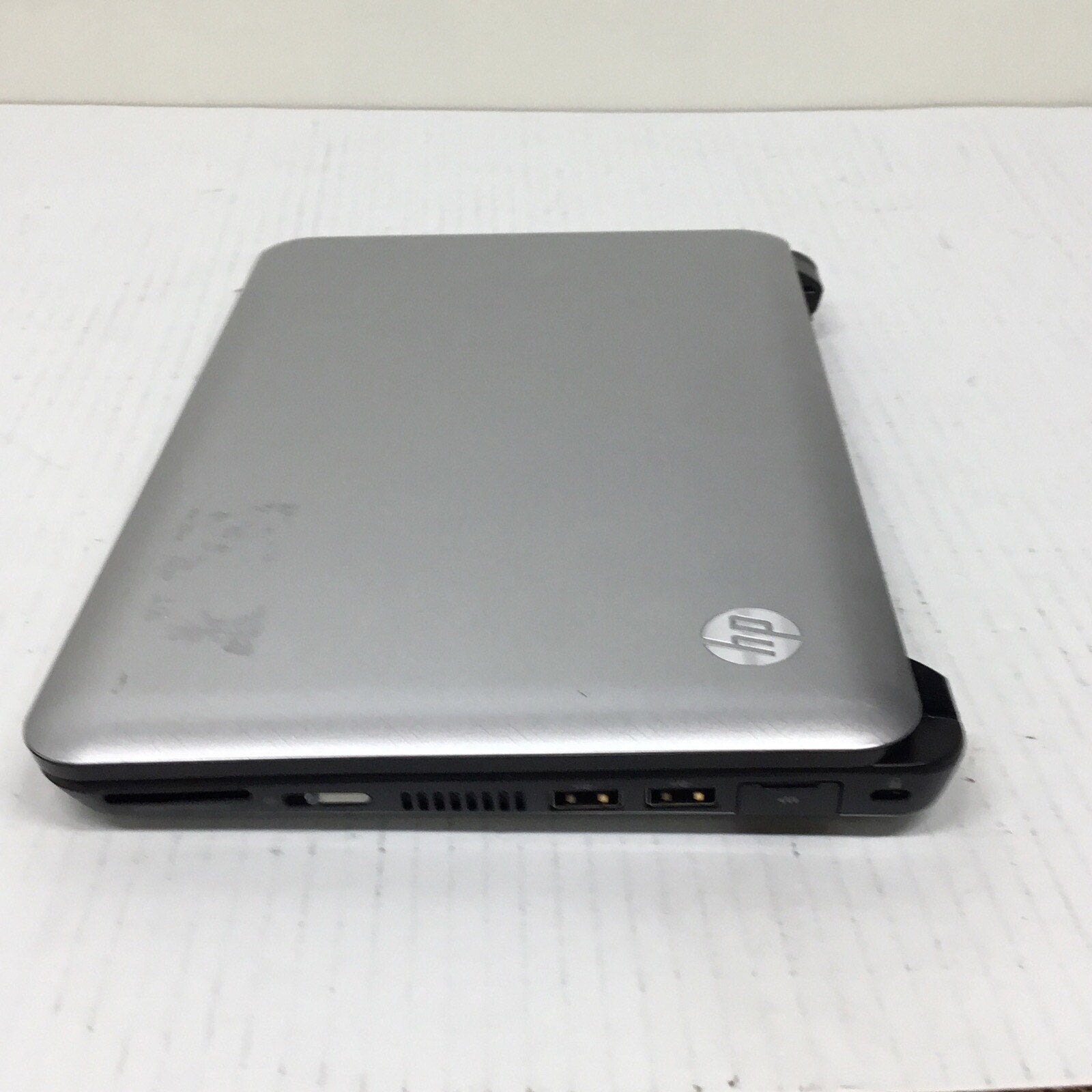 For Parts Hewlett-Packard HP Mini 210-1150NR Untested / No Adapter / No Battery