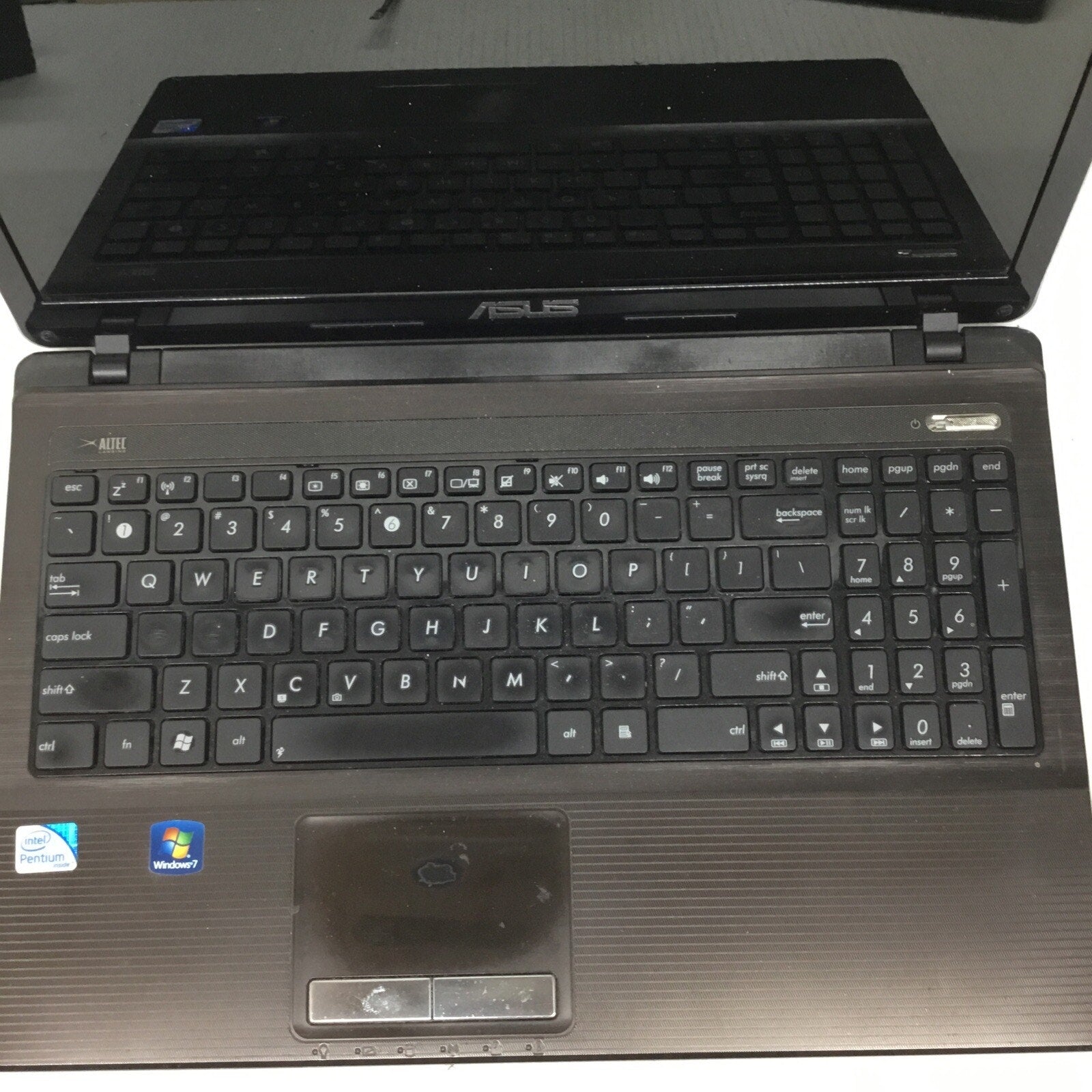 ASUS K53E 15" Laptop Intel Pentium No HDD / Good Battery / No Adapter