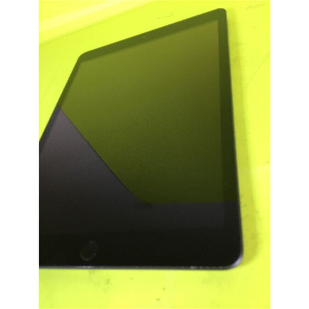 Apple iPad 7th Gen A2197 Gray FOR PARTS REPAIR or RECYCLE