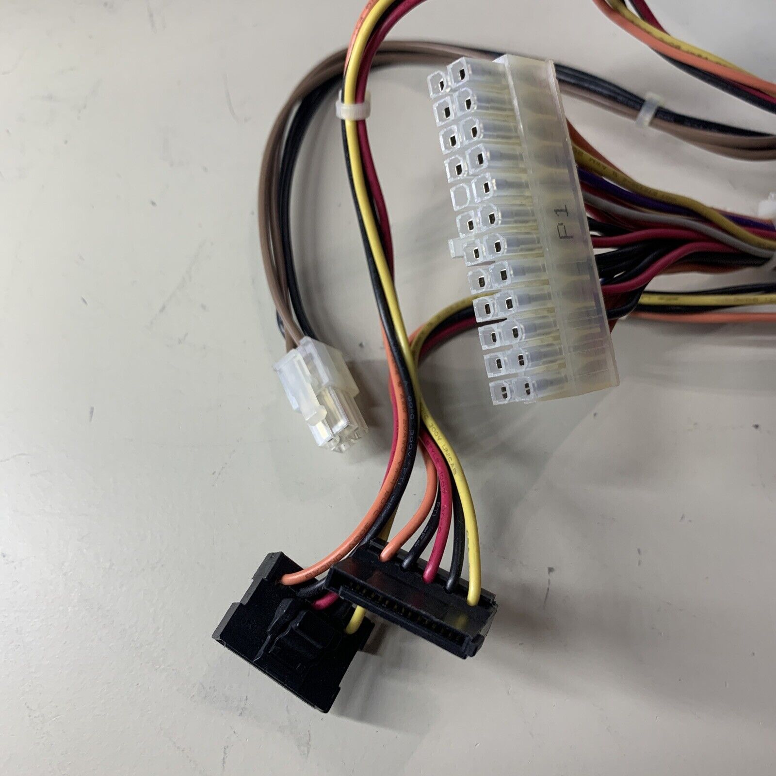 NEW 220W HP Power Supply FH-ZD221MGR Rev. A P/N# 633195-001