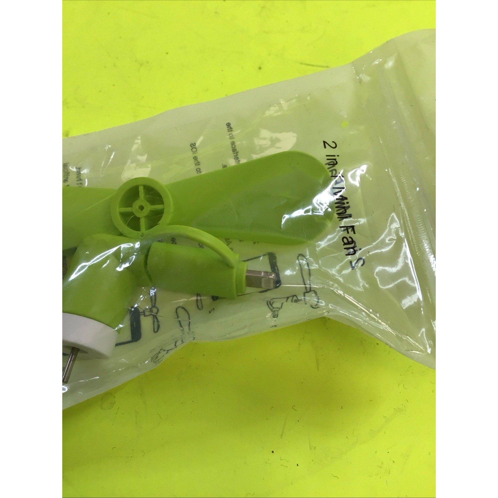 2-in-1 Mini Cell Phone Fan for Android and iPhone Portable USB Cooling Gadget