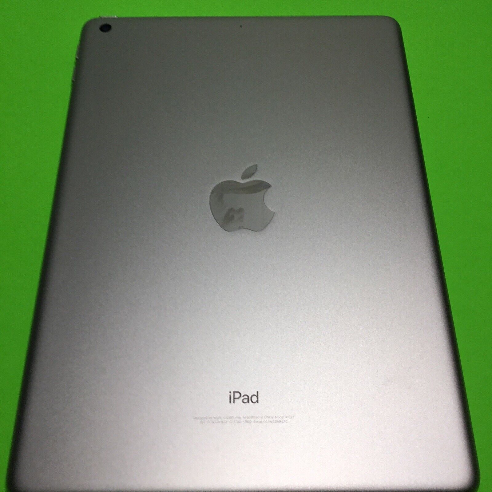 Lot of 2x Apple iPad 5th Gen a1823 and a1822 FOR PARTS ONLY