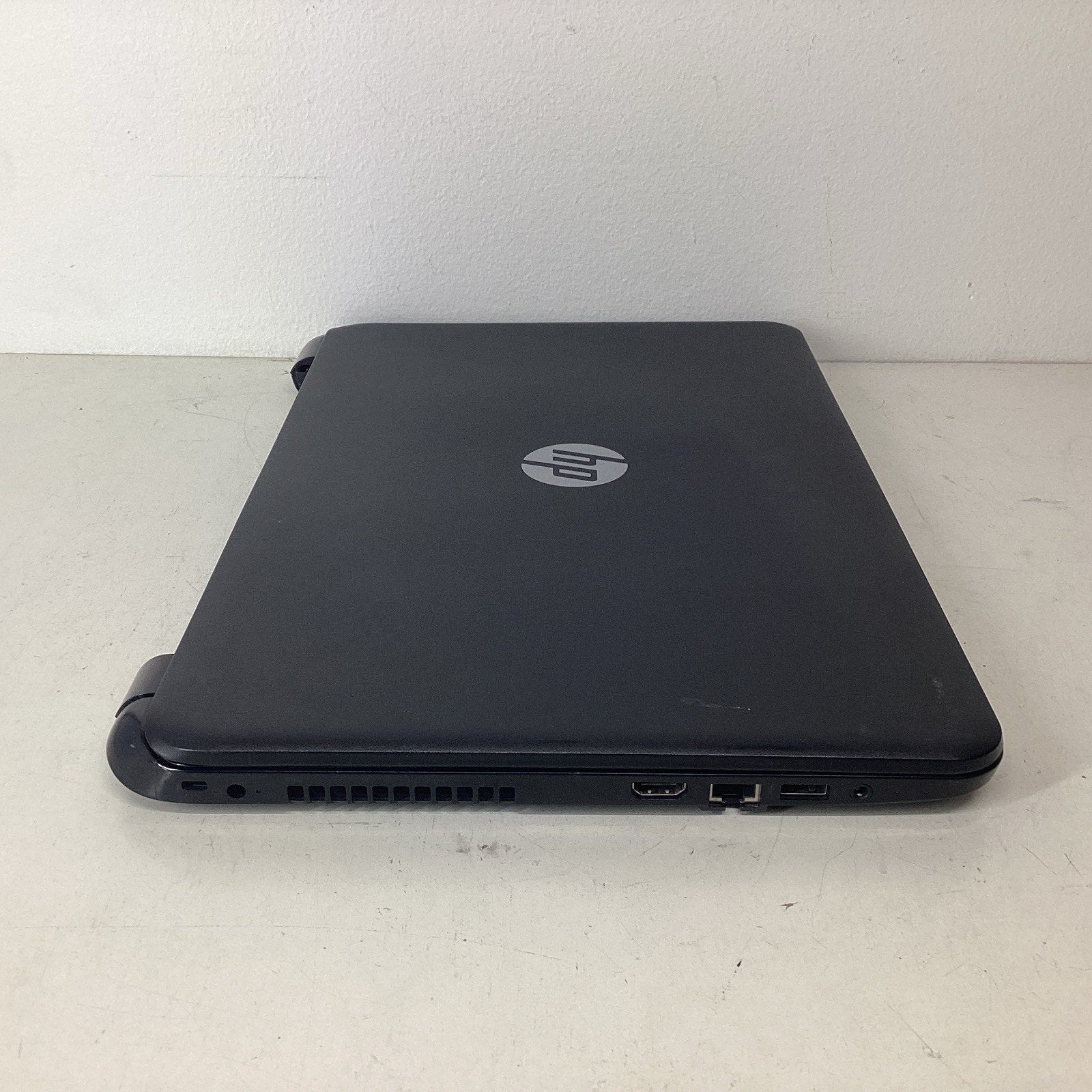 HP 15-R011DX 15" Laptop Intel Pentium Missing Parts Read - For Parts