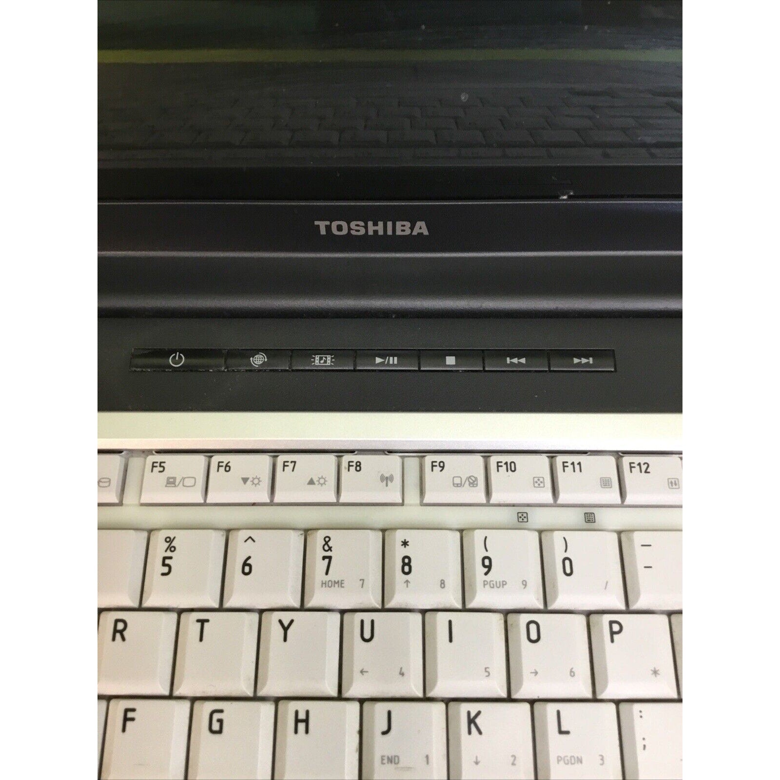 Toshiba Satellite A215-S5822 FOR PARTS or REPAIR