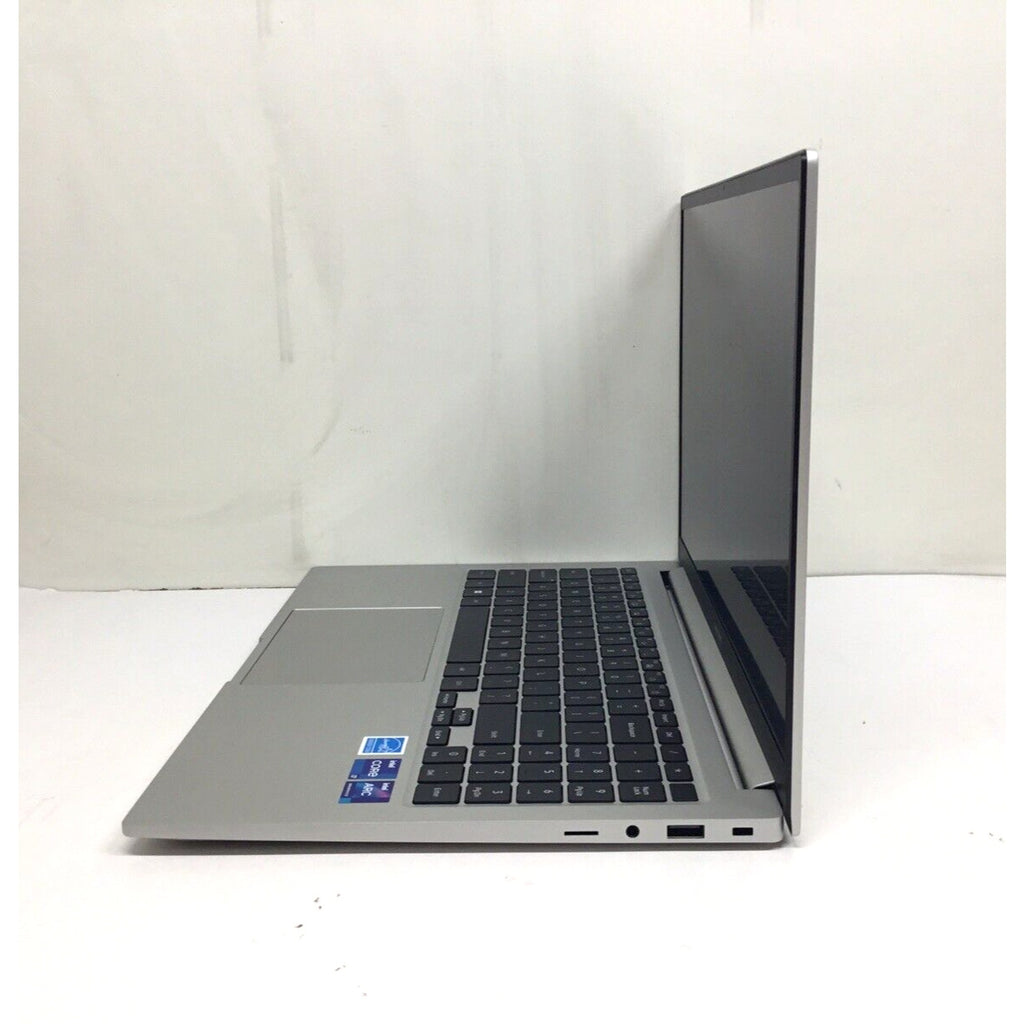 Samsung Galaxy Book3 15.6" NP750XFH-XB1US Intel Core i7-1360P 16GB 512GB Laptop