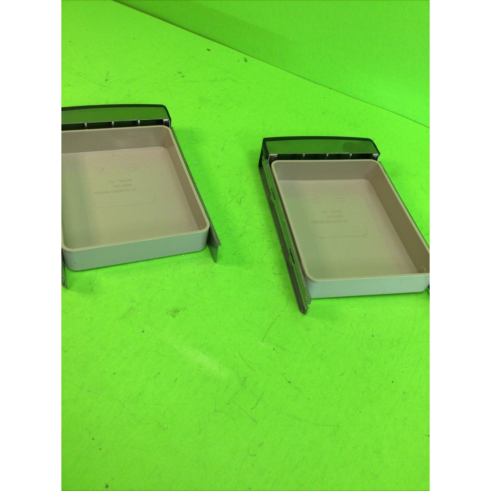 Lot of 2x Supermicro 3.5 Hot Swap Hard Drive Storage Caddy 05-SC82002-W100C002