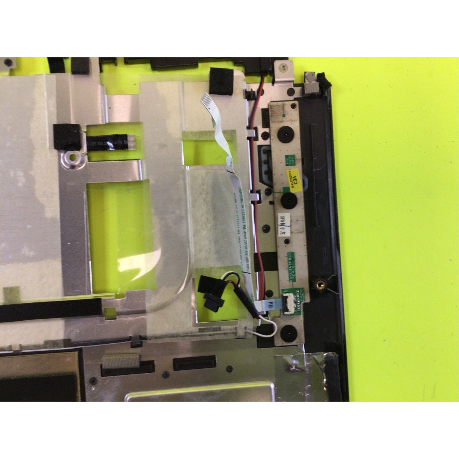 Lenovo Ideapad Y560 Palmrest Touch Pad Assembly w/Speakers 33KL3TCLV20