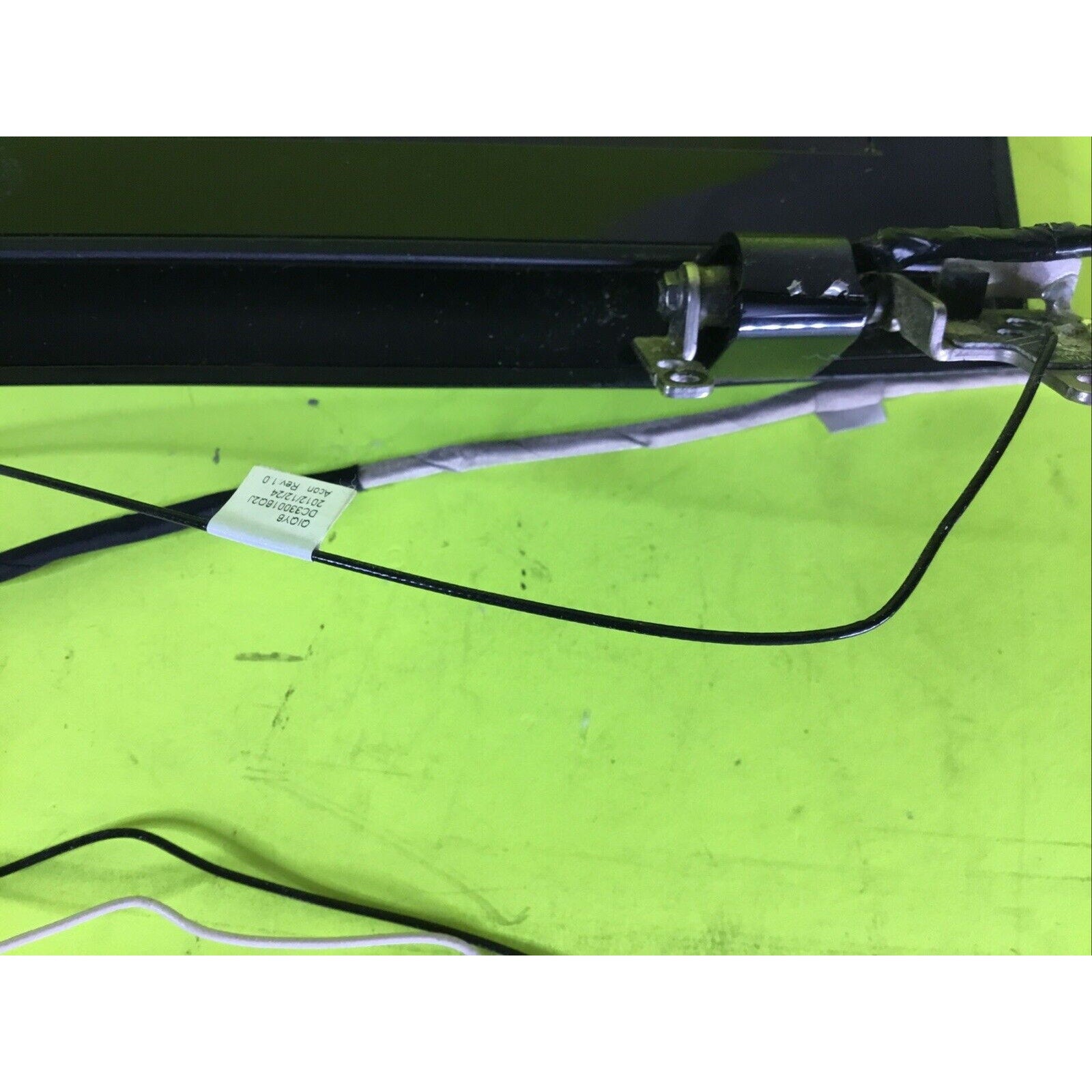 Lenovo IdeaPad Y500 15.6" LCD Screen Complete Assembly Display