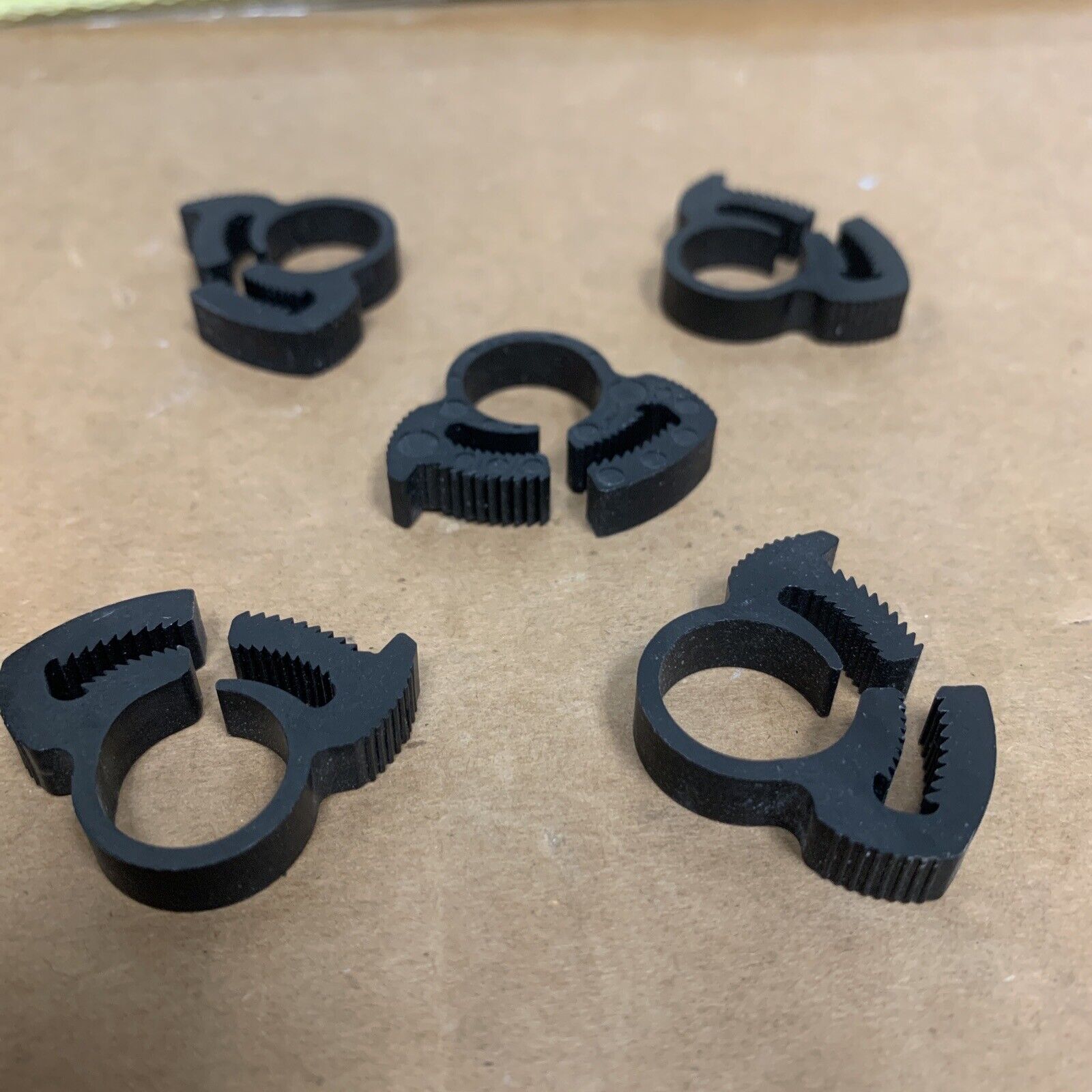 5-Pack Of EKWB Tube Clamp PVC 10 - 12mm - Black