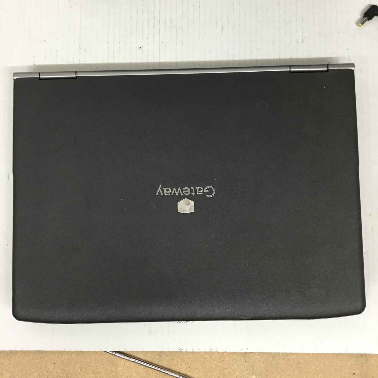 GATEWAY Mt6452 - BOOTS TO BIOS - AMD TURION - 2GB RAM - READ DESCRIPTION