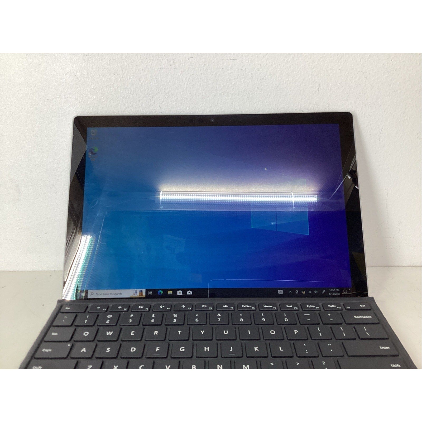 Microsoft Surface Pro 5 1796 12.3" Intel i5-7300 4GB RAM 128GB SSD Win 10