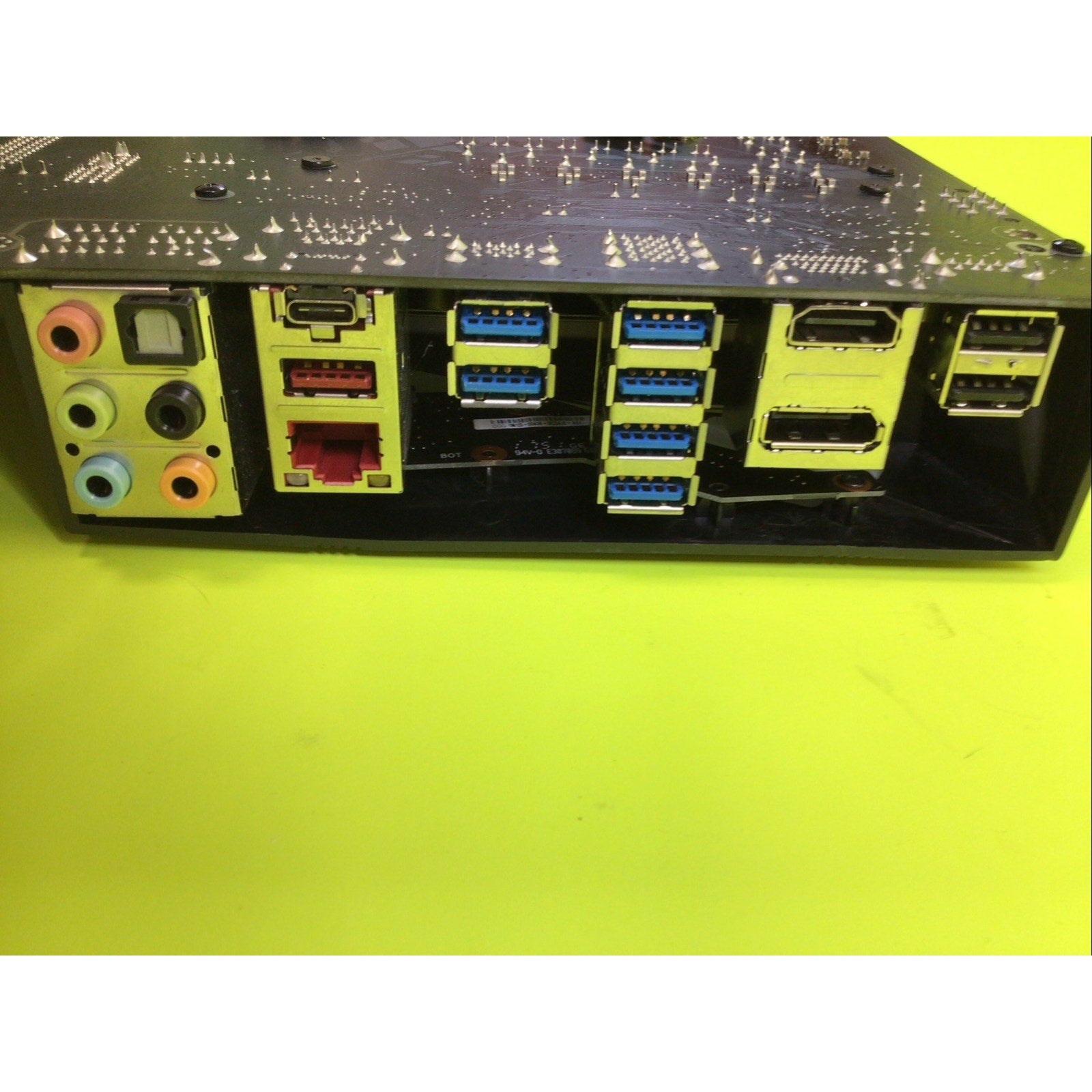 Asus ROG STRIX X370-F GAMING AM4 ATX Motherboard FOR PARTS or REPAIR