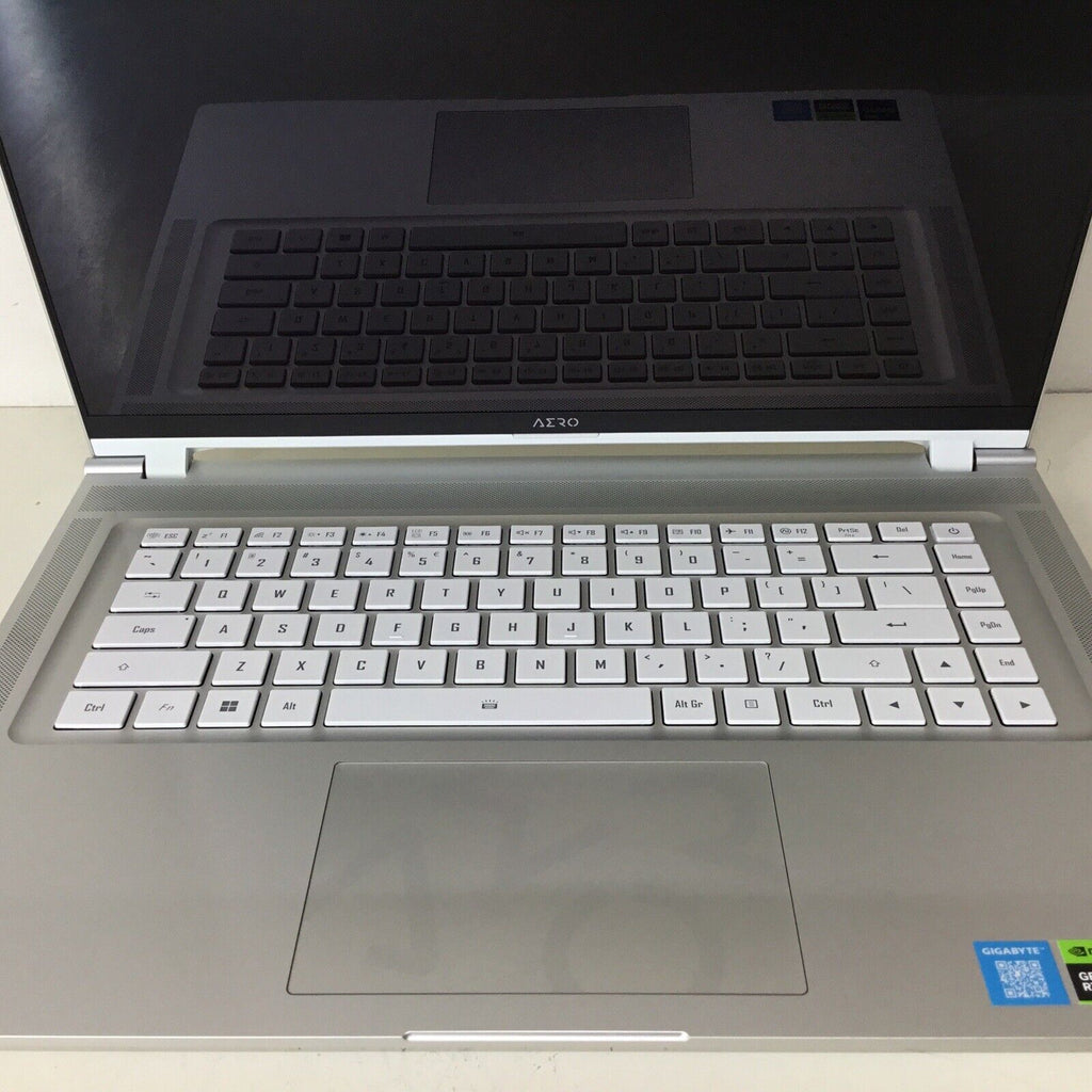 Gigabyte AERO 16 OLED Gaming Laptop i9-13900H 32GB RAM 1TB SSD RTX 4070