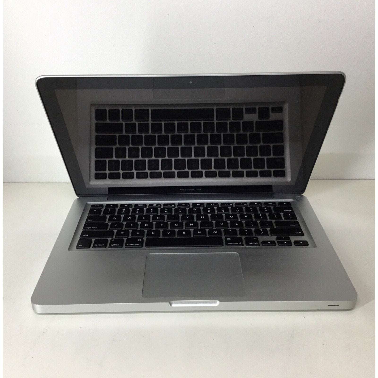 Apple MacBook Pro 13 Inch 2010 Core 2 Duo 2.4GHz Ram 250GB HDD - For Parts